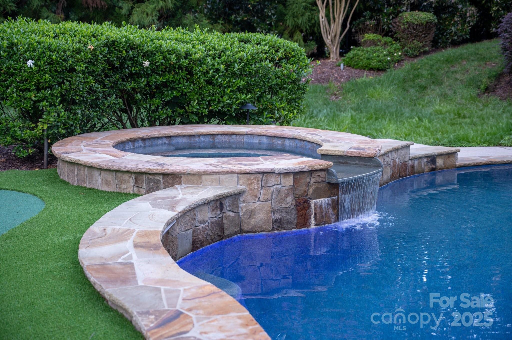 8512 Longview Club Drive