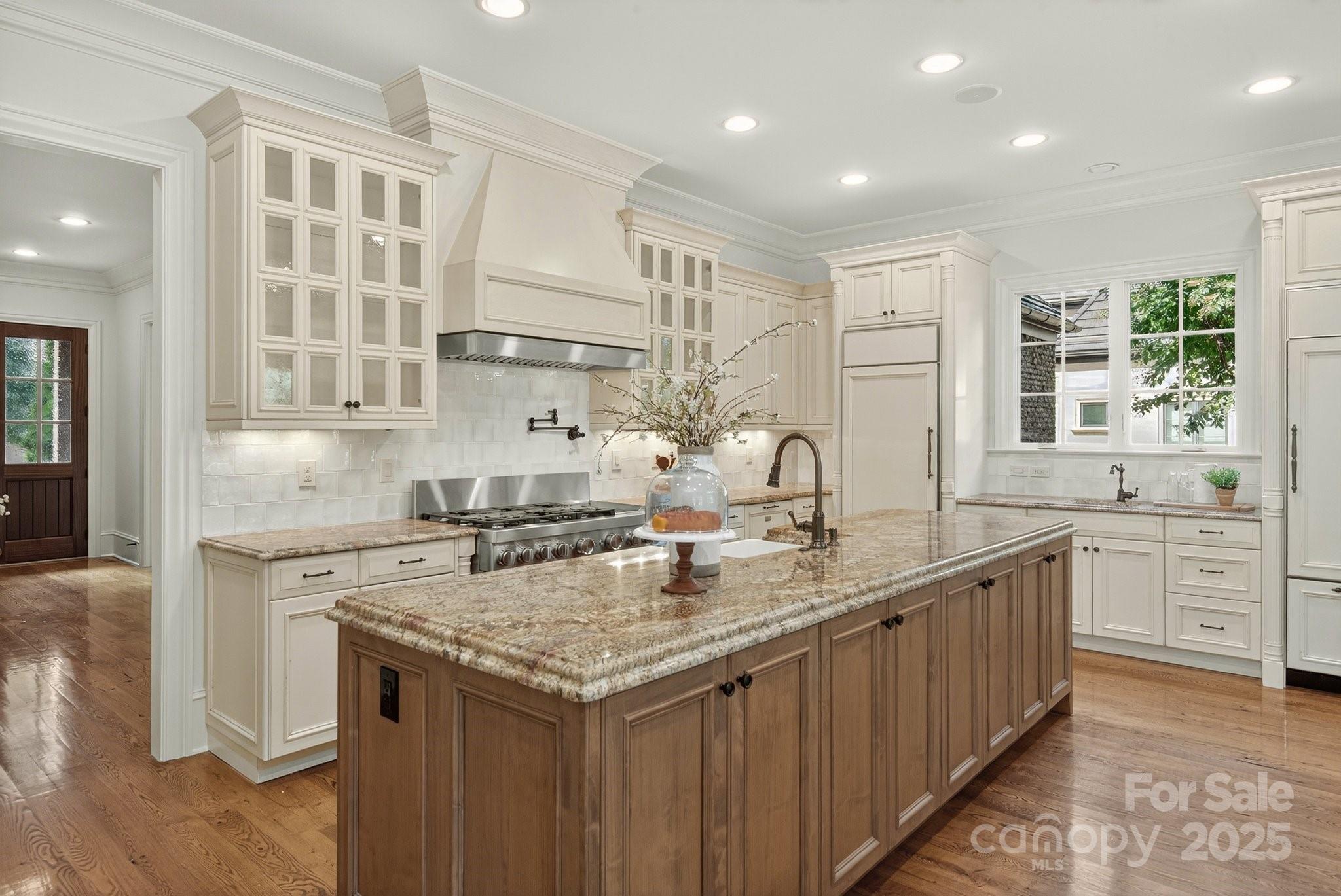 8716 Chewton Glen Drive