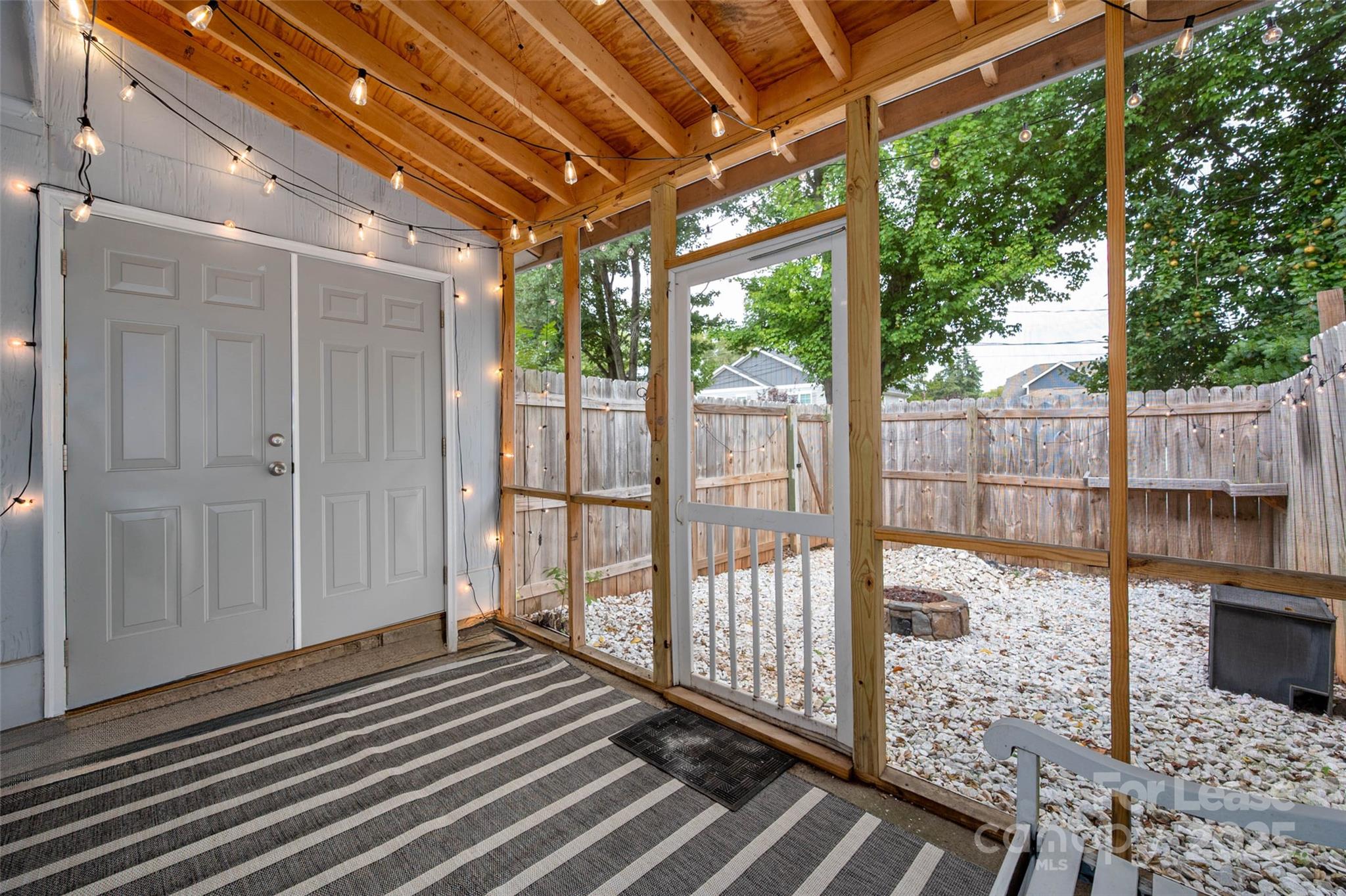 1422 Delane Avenue Unit: 9