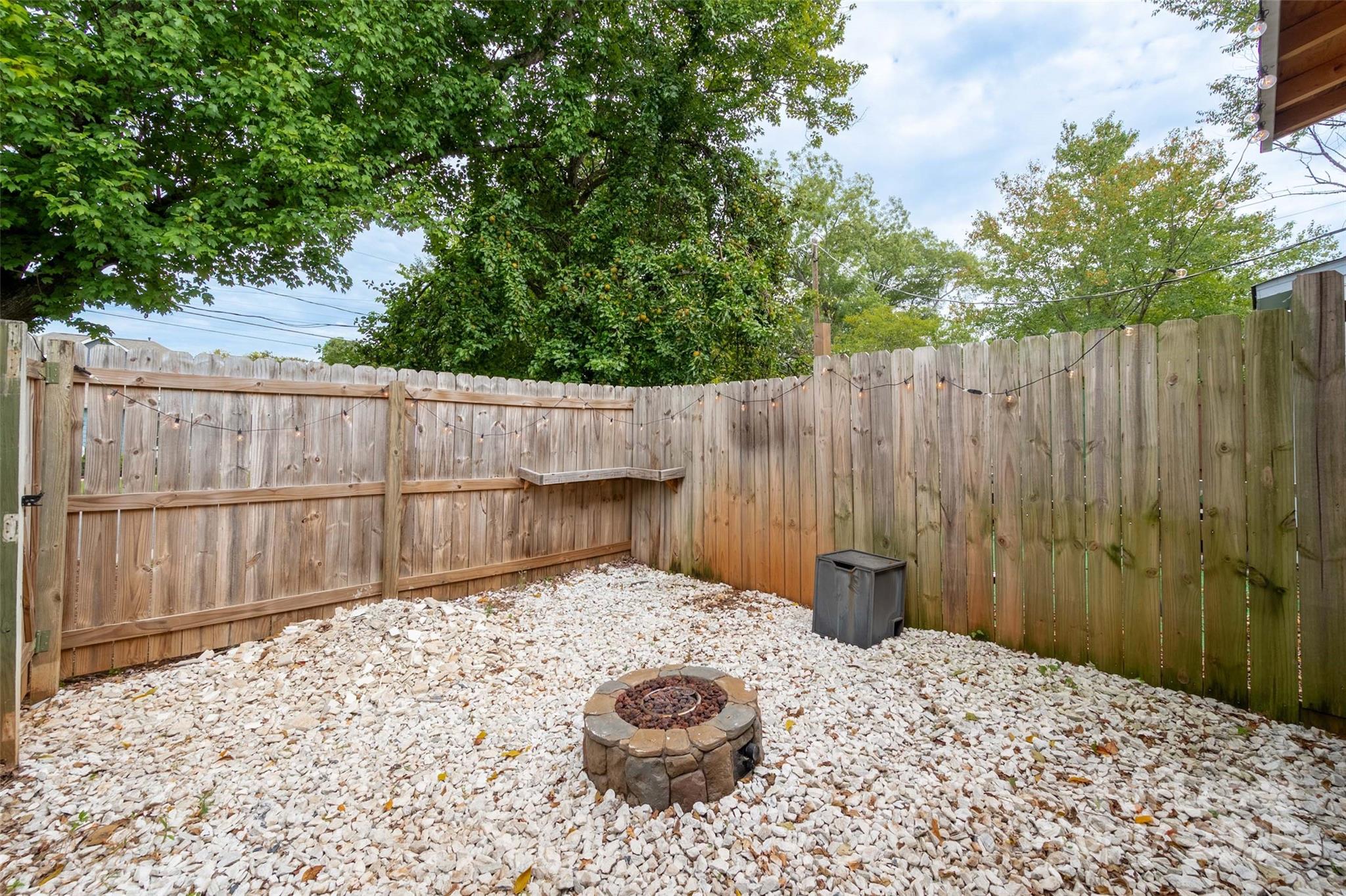 1422 Delane Avenue Unit: 9