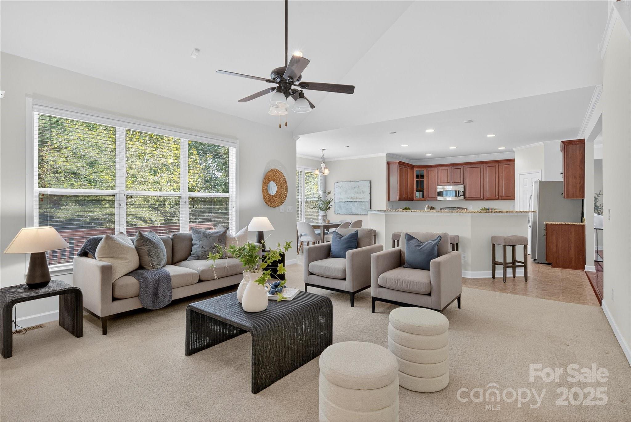 945 Vogel Way