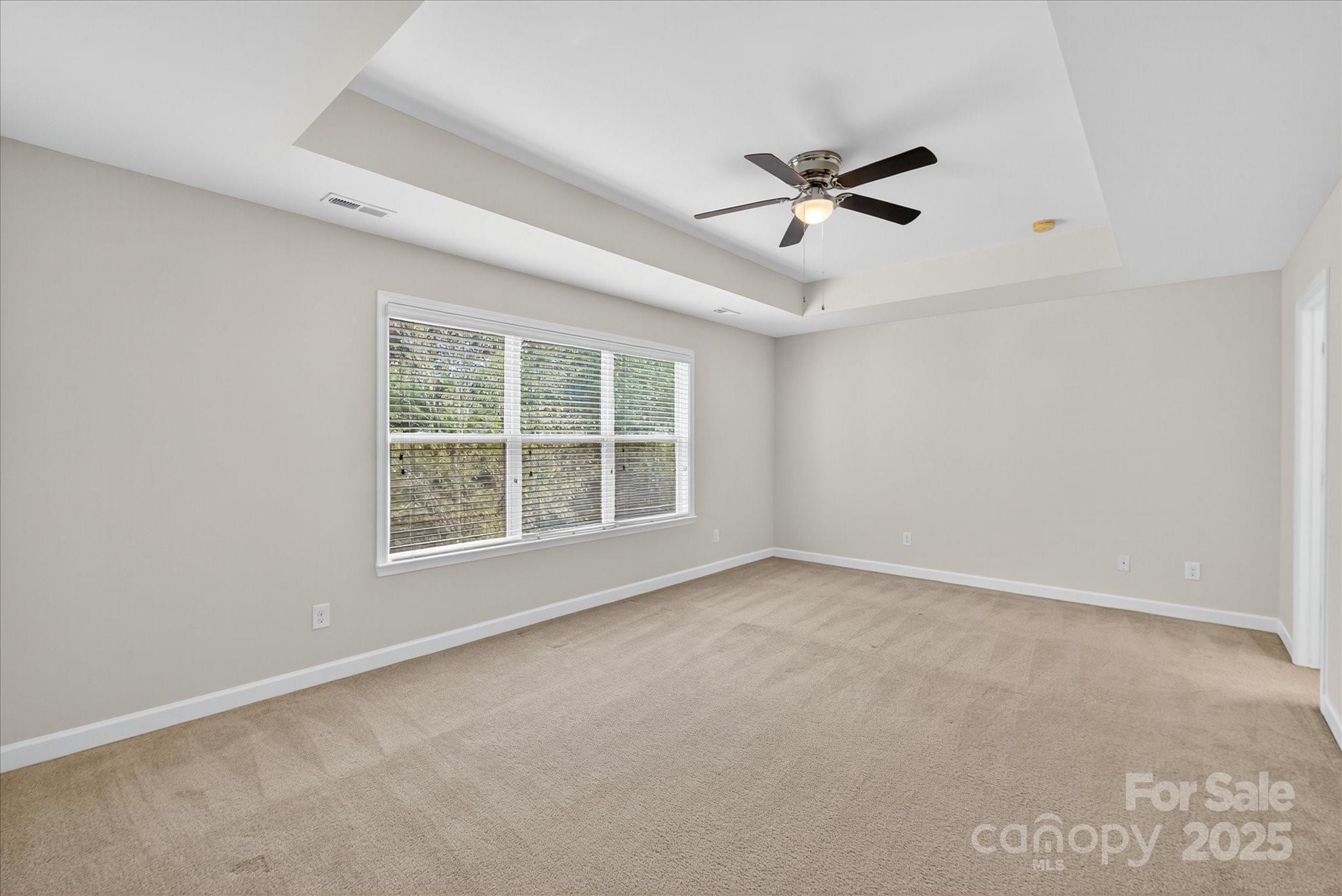 945 Vogel Way
