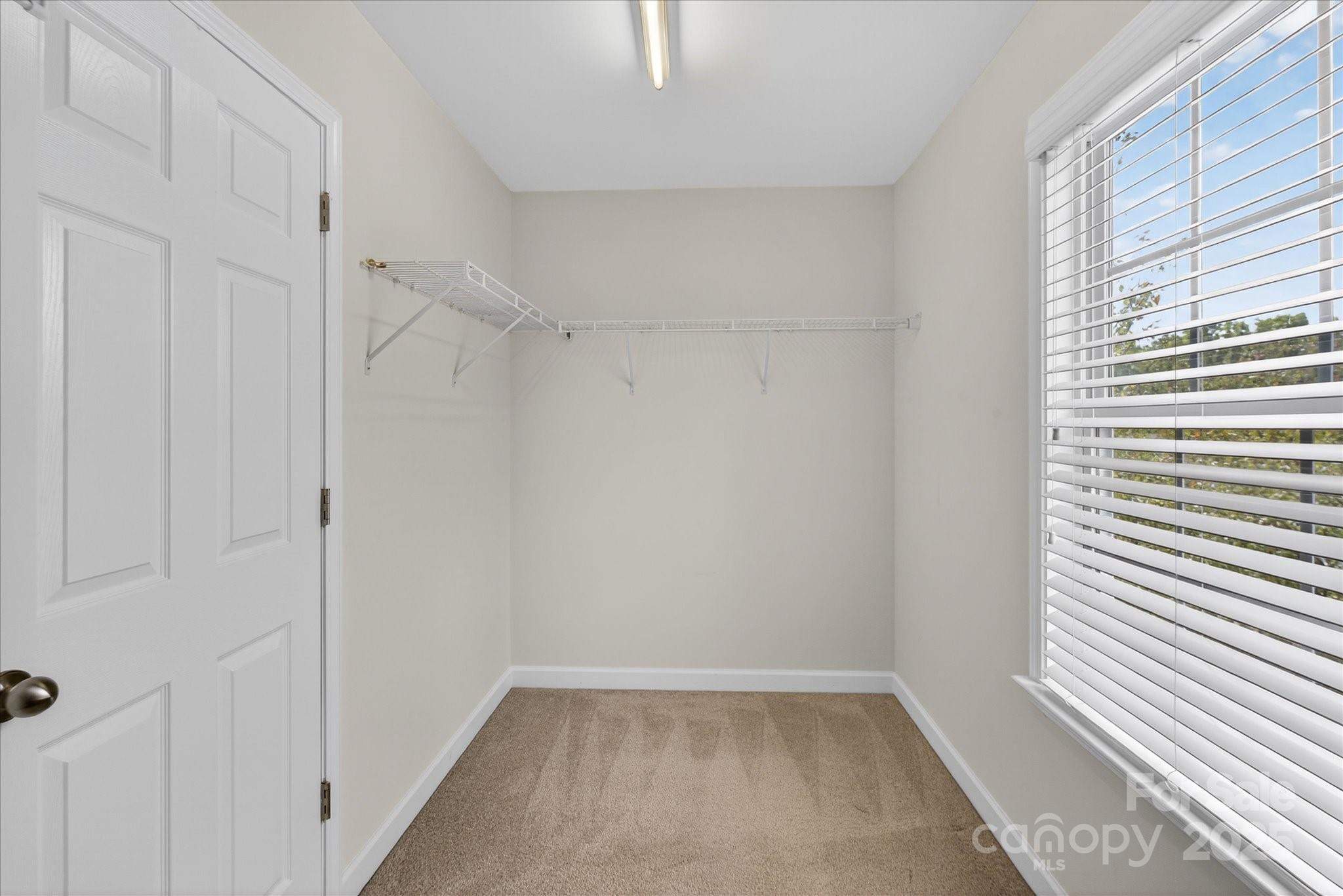 945 Vogel Way