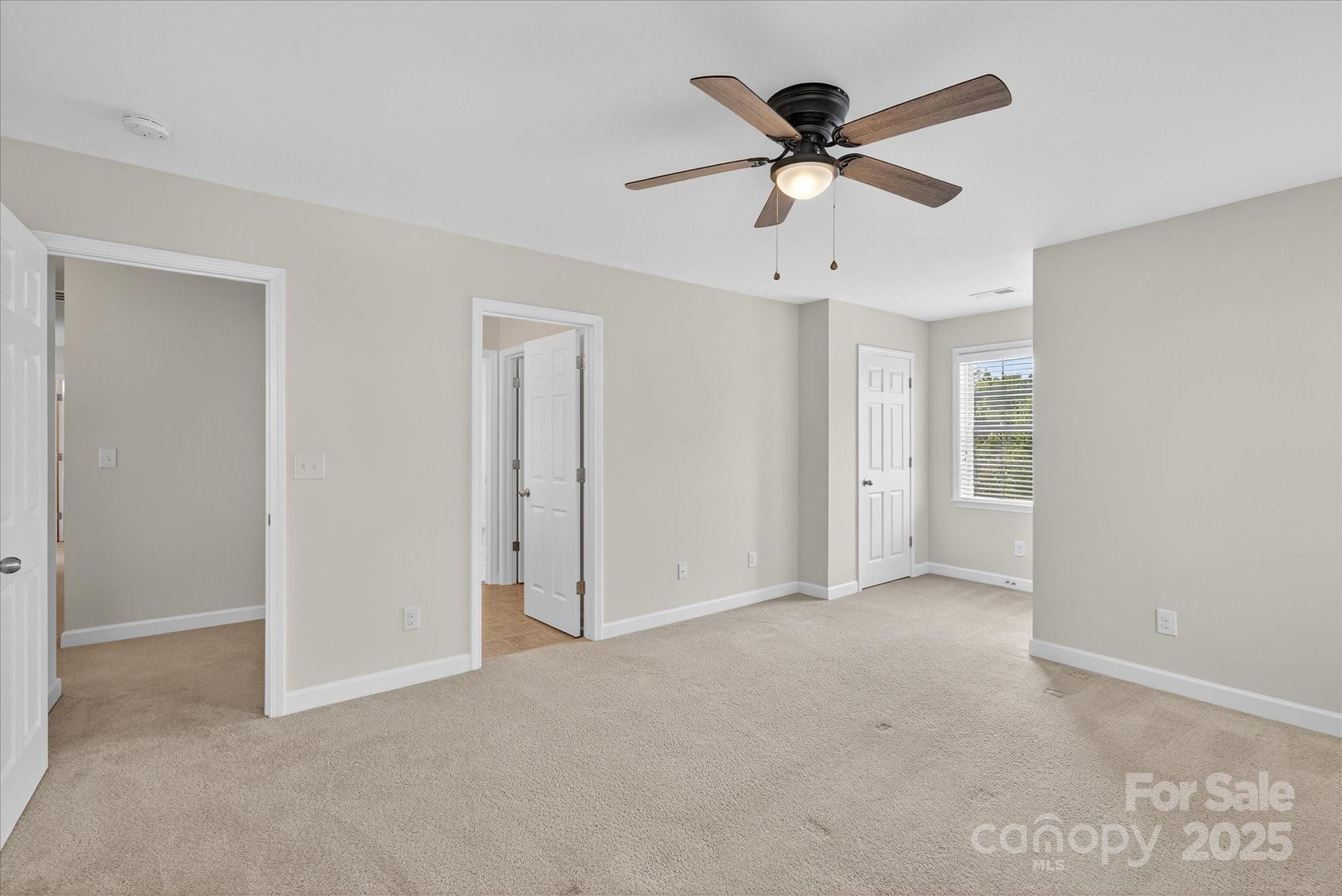 945 Vogel Way