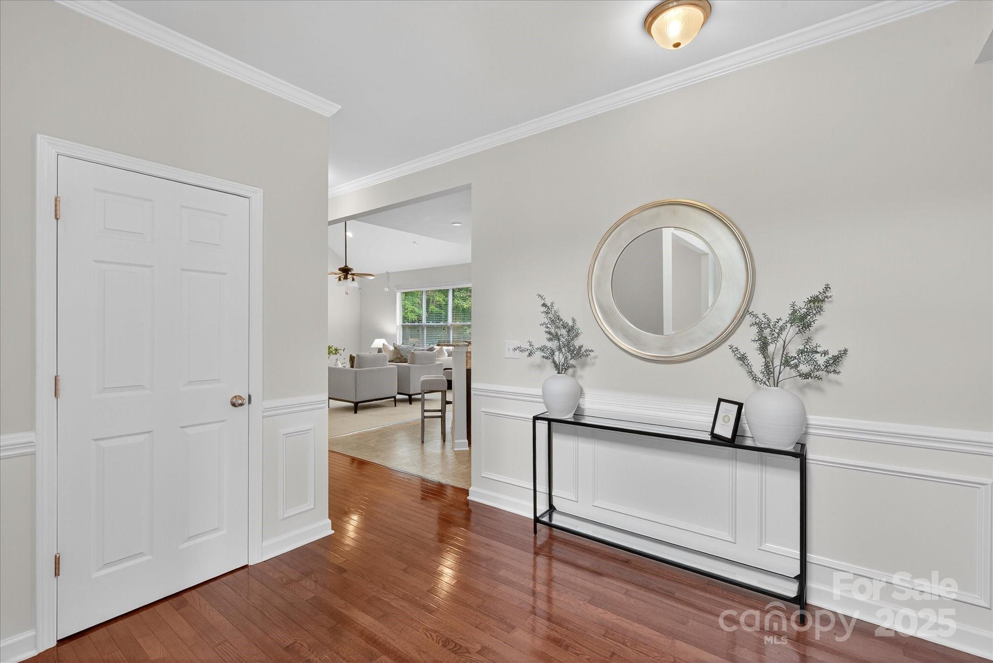 945 Vogel Way