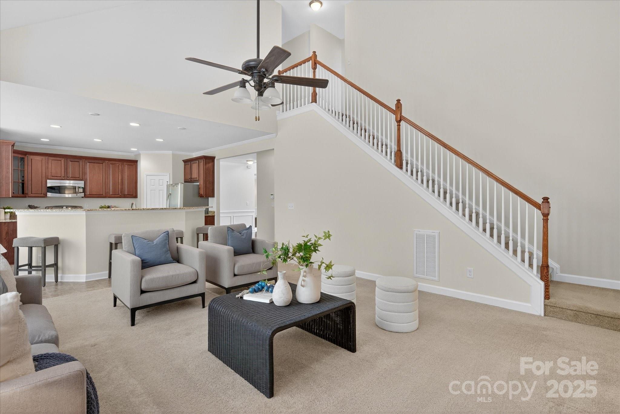 945 Vogel Way