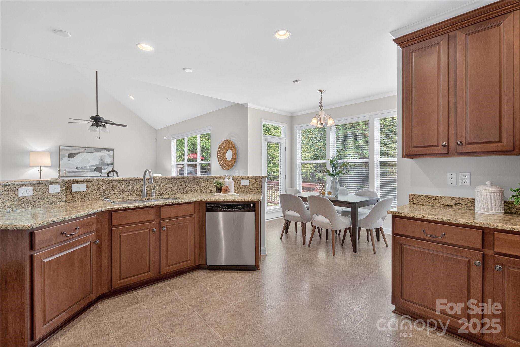 945 Vogel Way