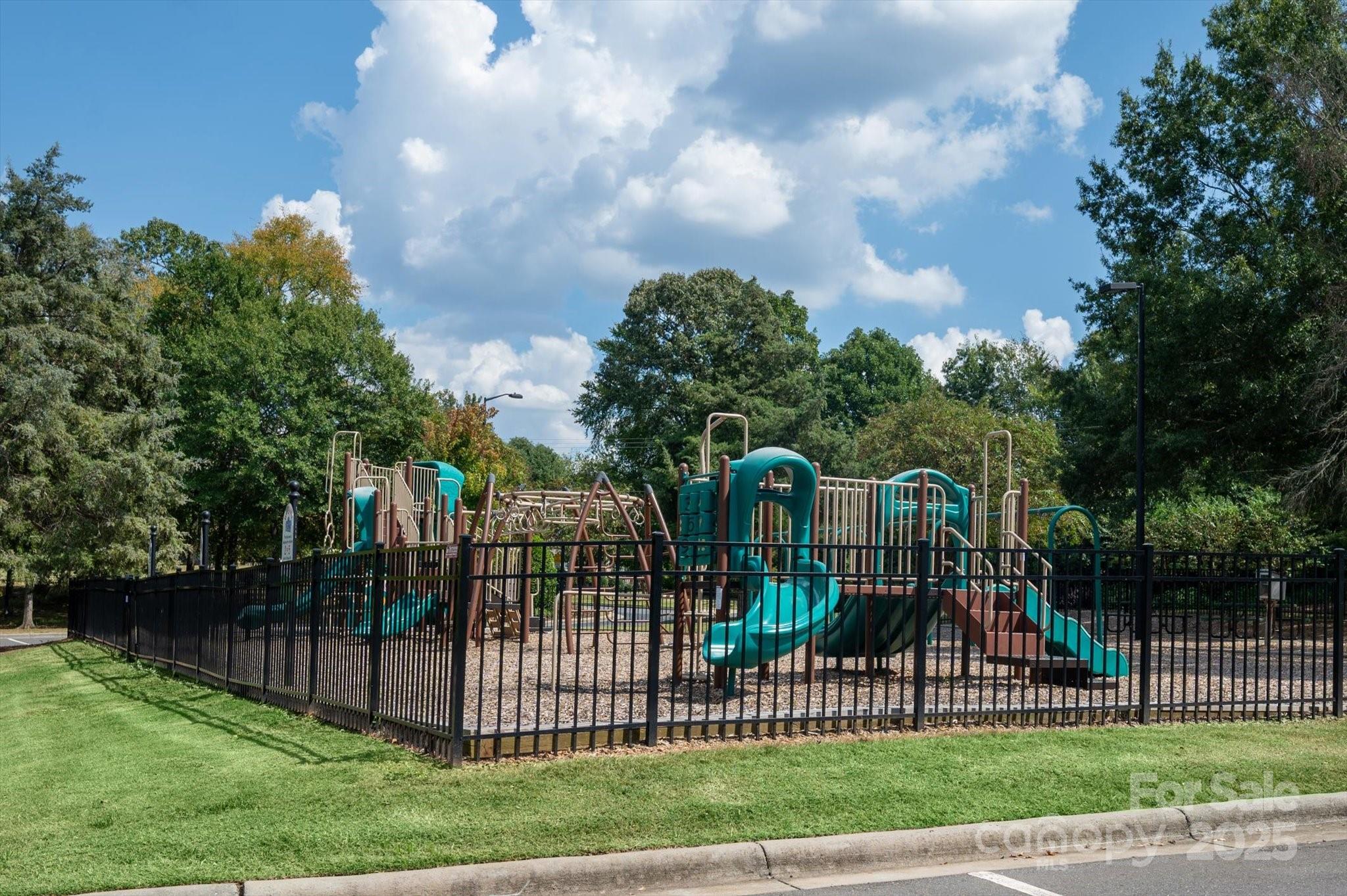 945 Vogel Way