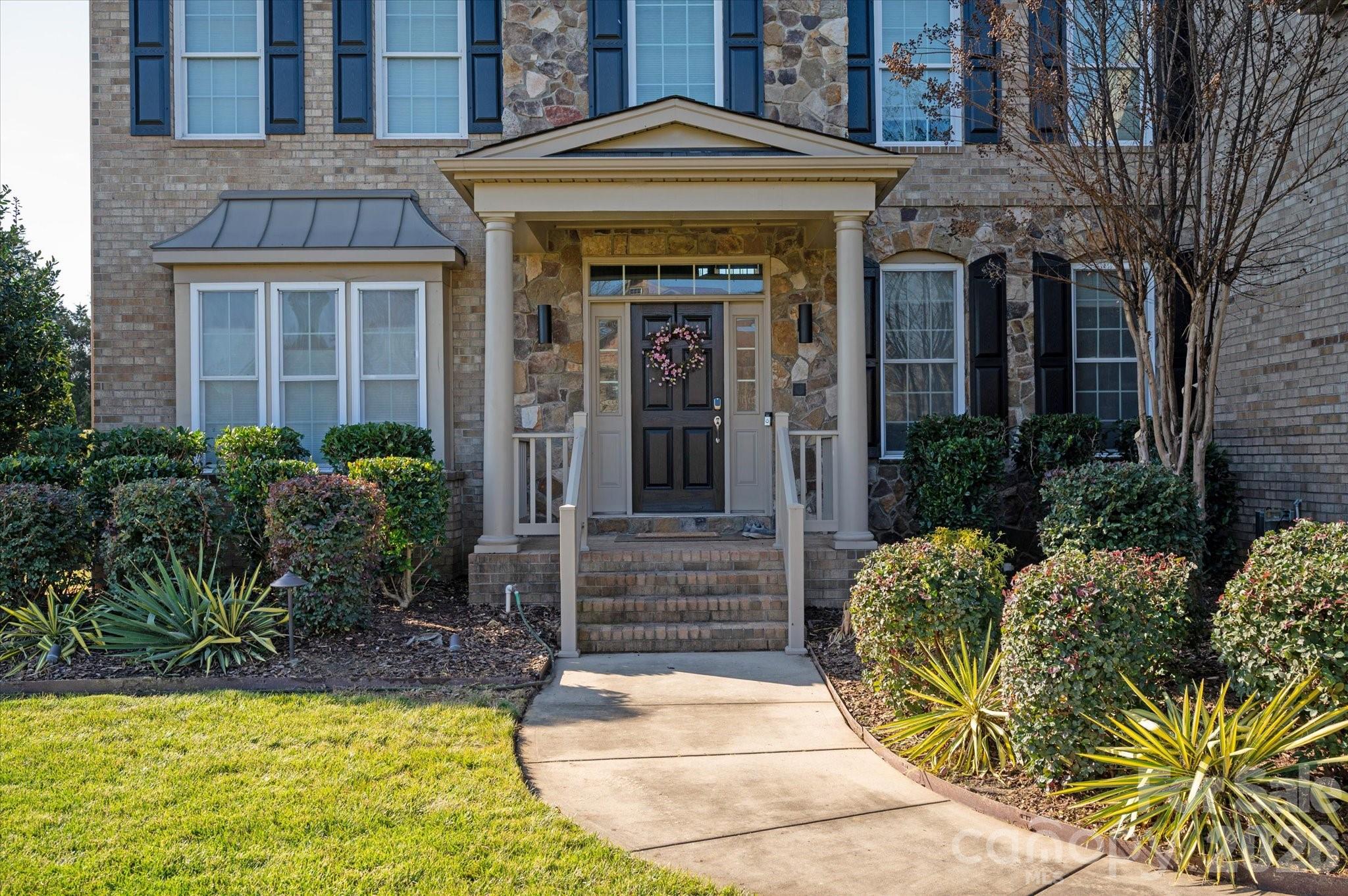 840 Wandering Way Drive