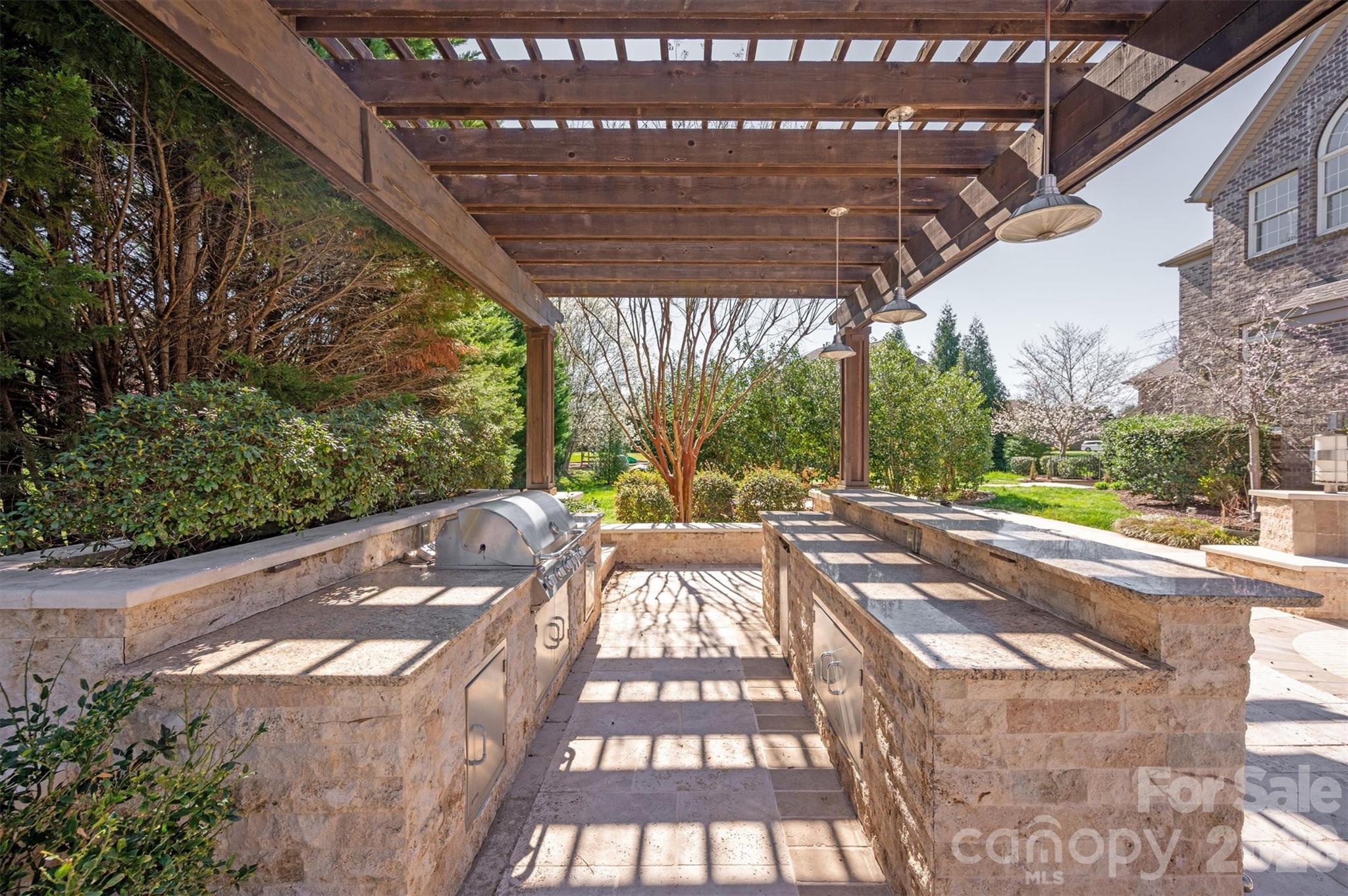 845 Wandering Way Drive