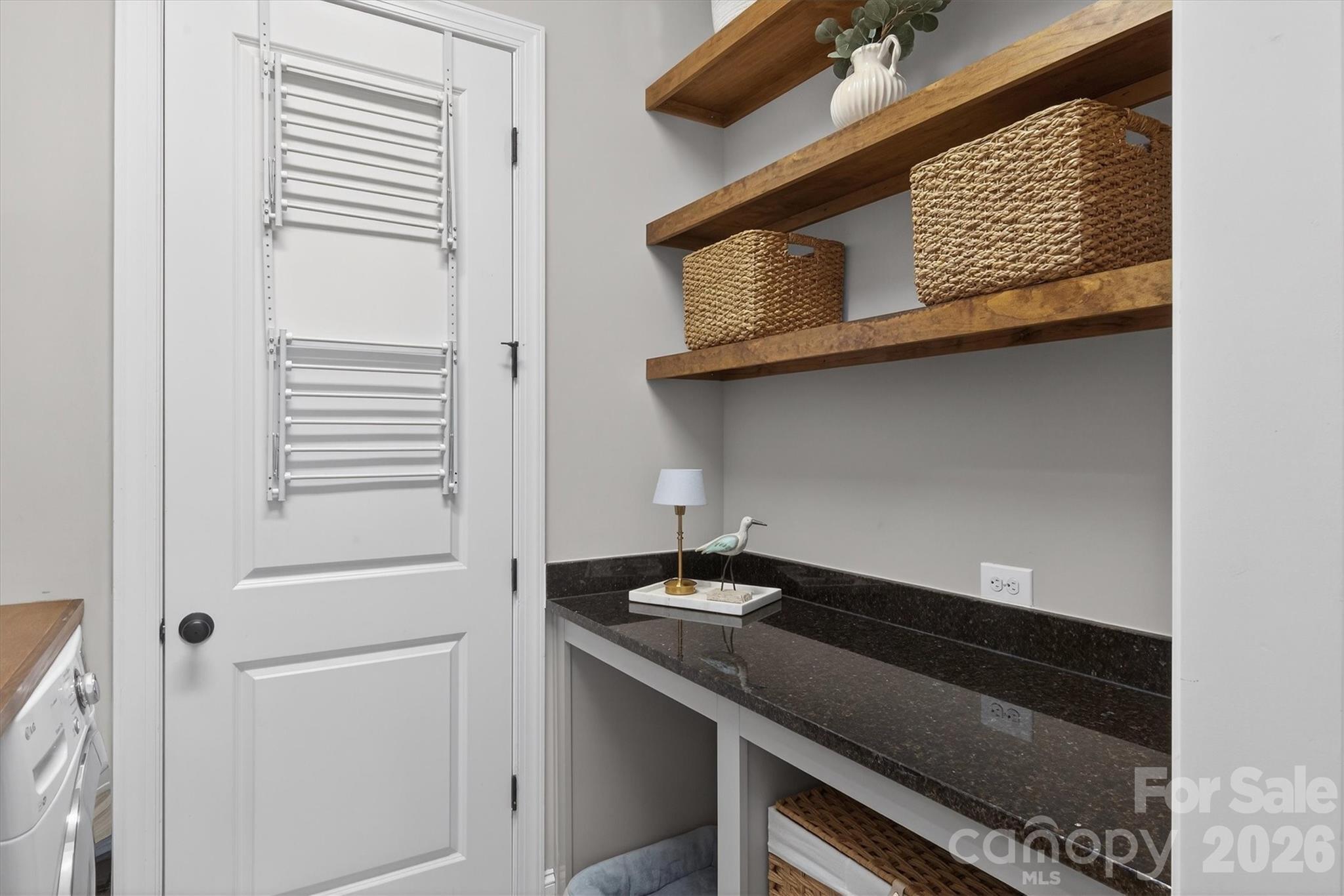 7712 Waverly Walk Avenue