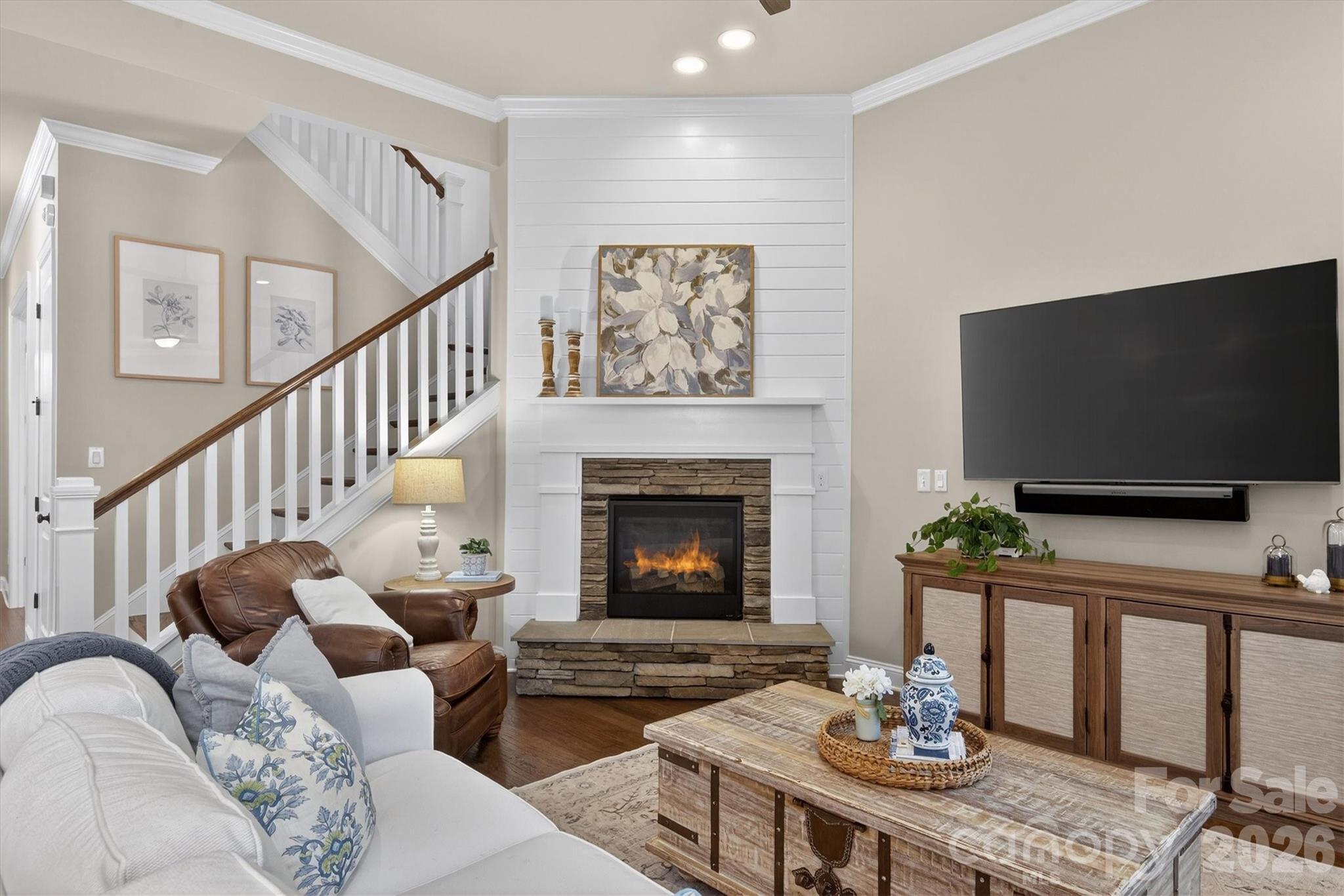 7712 Waverly Walk Avenue