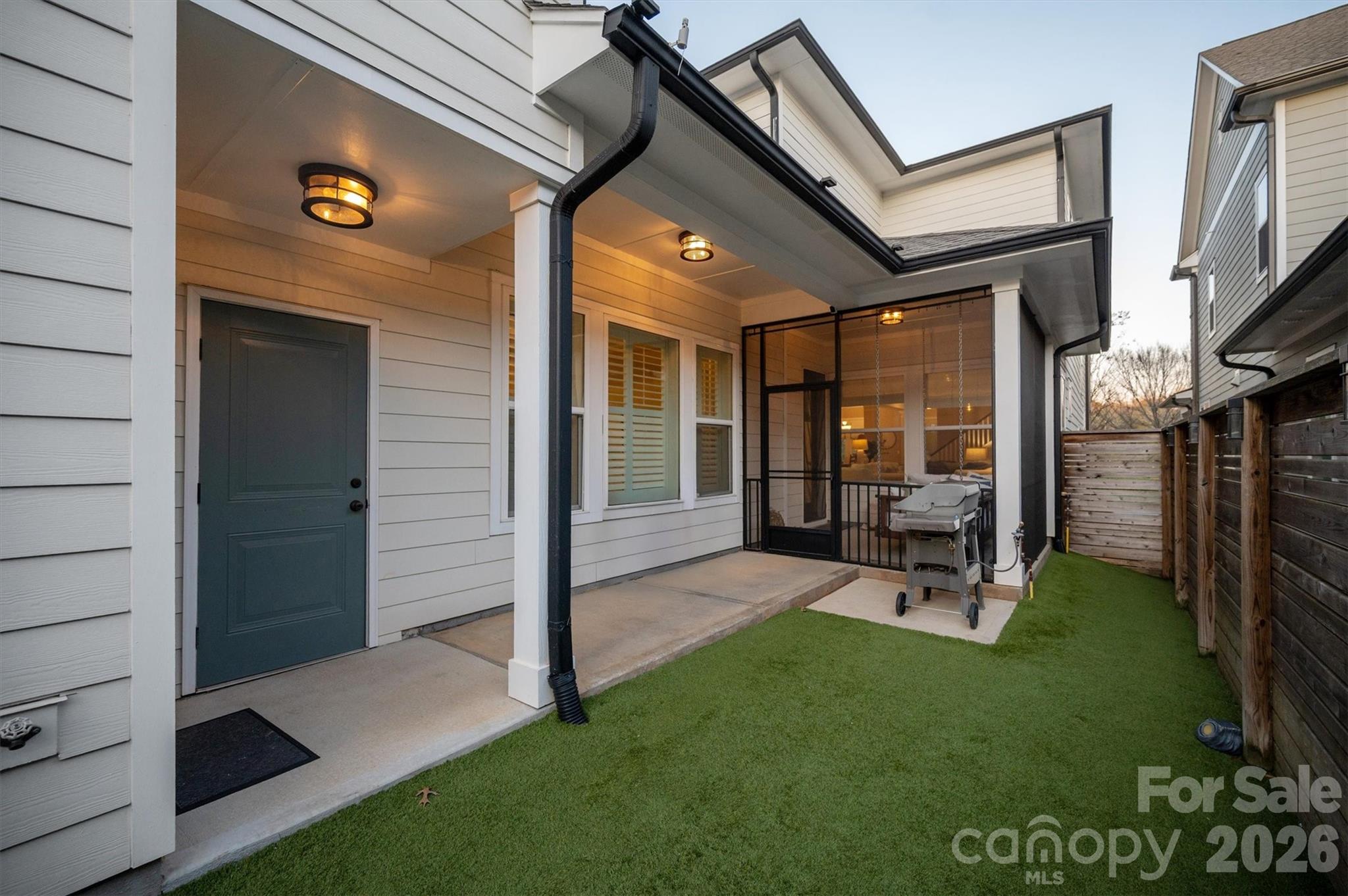 7712 Waverly Walk Avenue