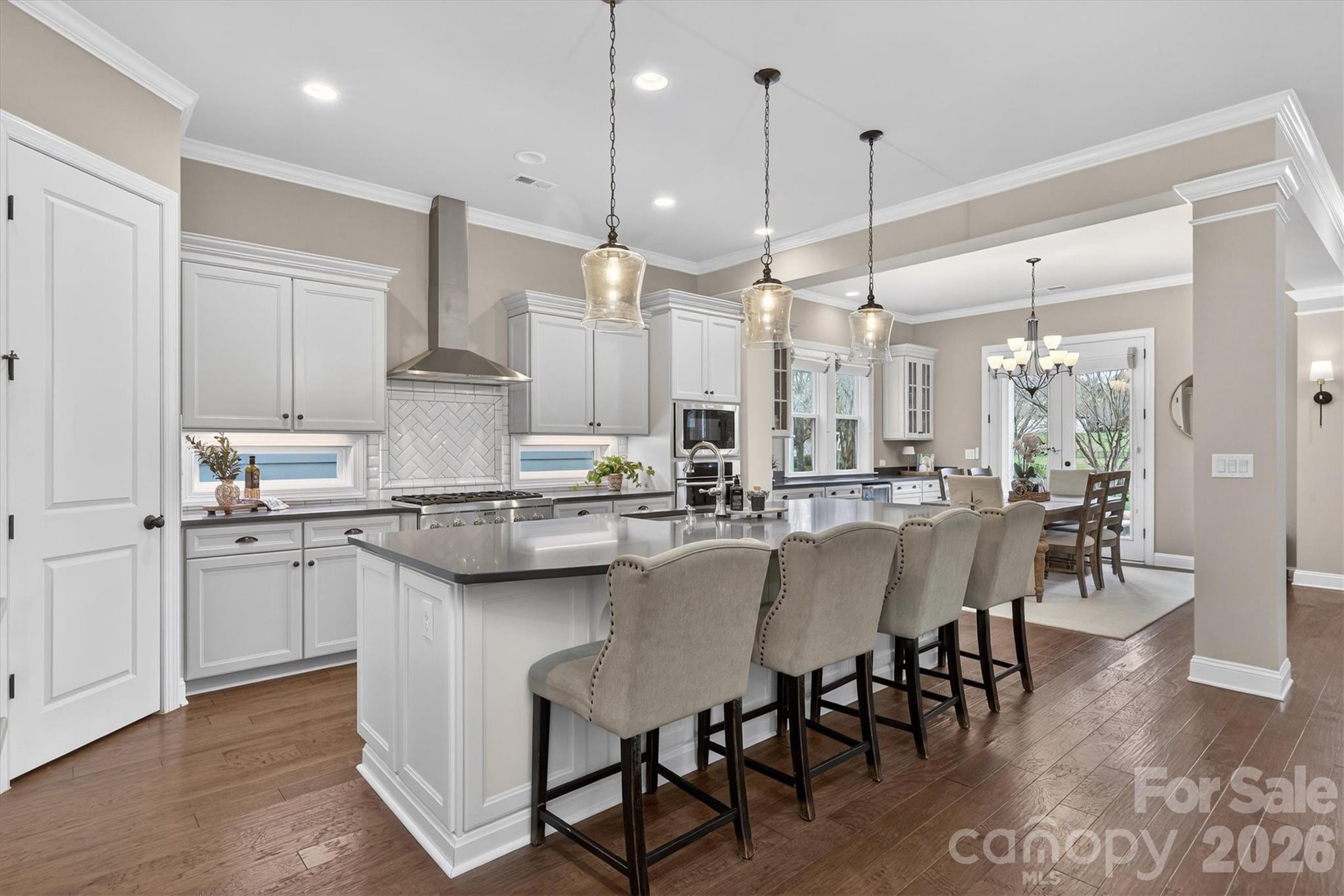 7712 Waverly Walk Avenue