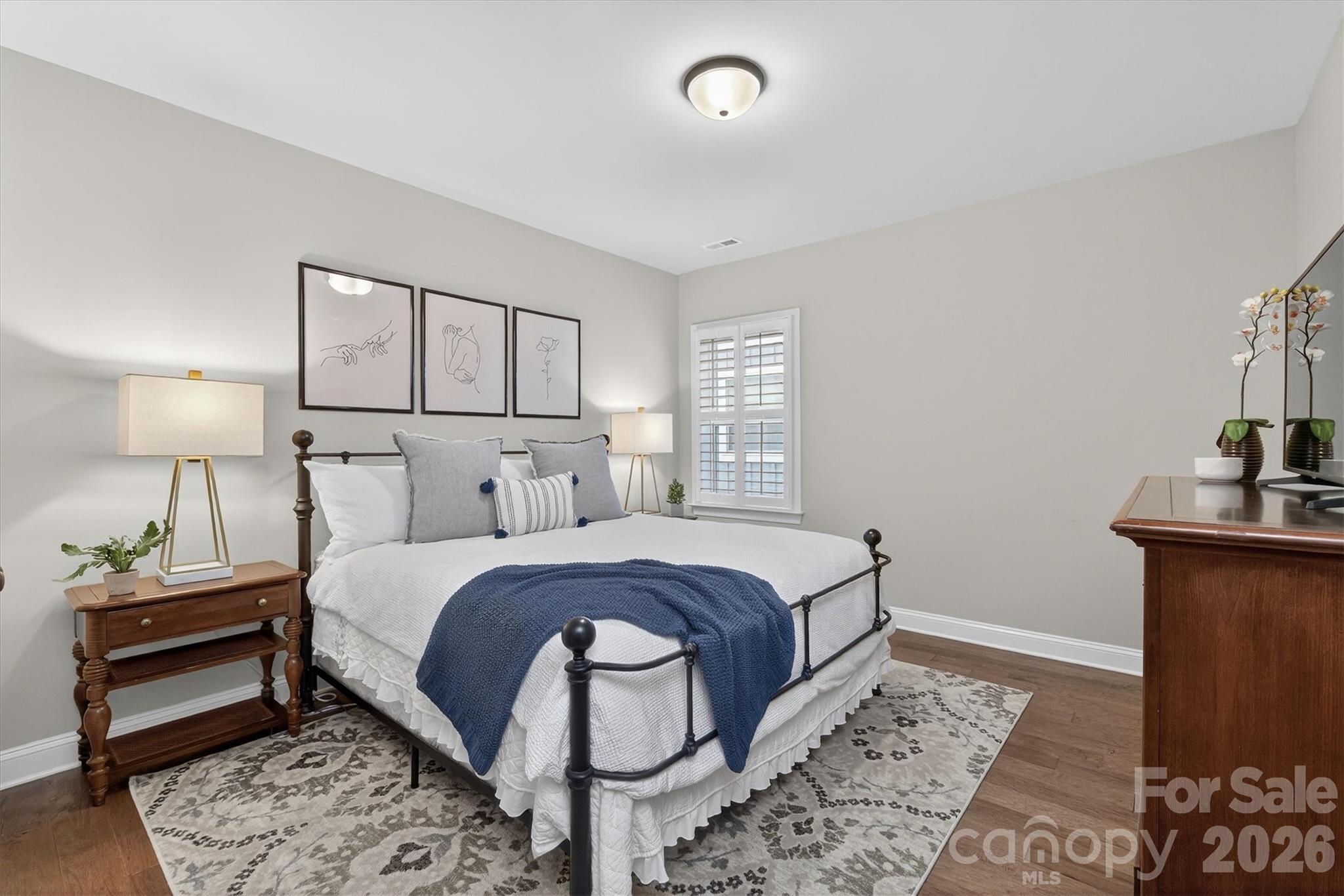 7712 Waverly Walk Avenue