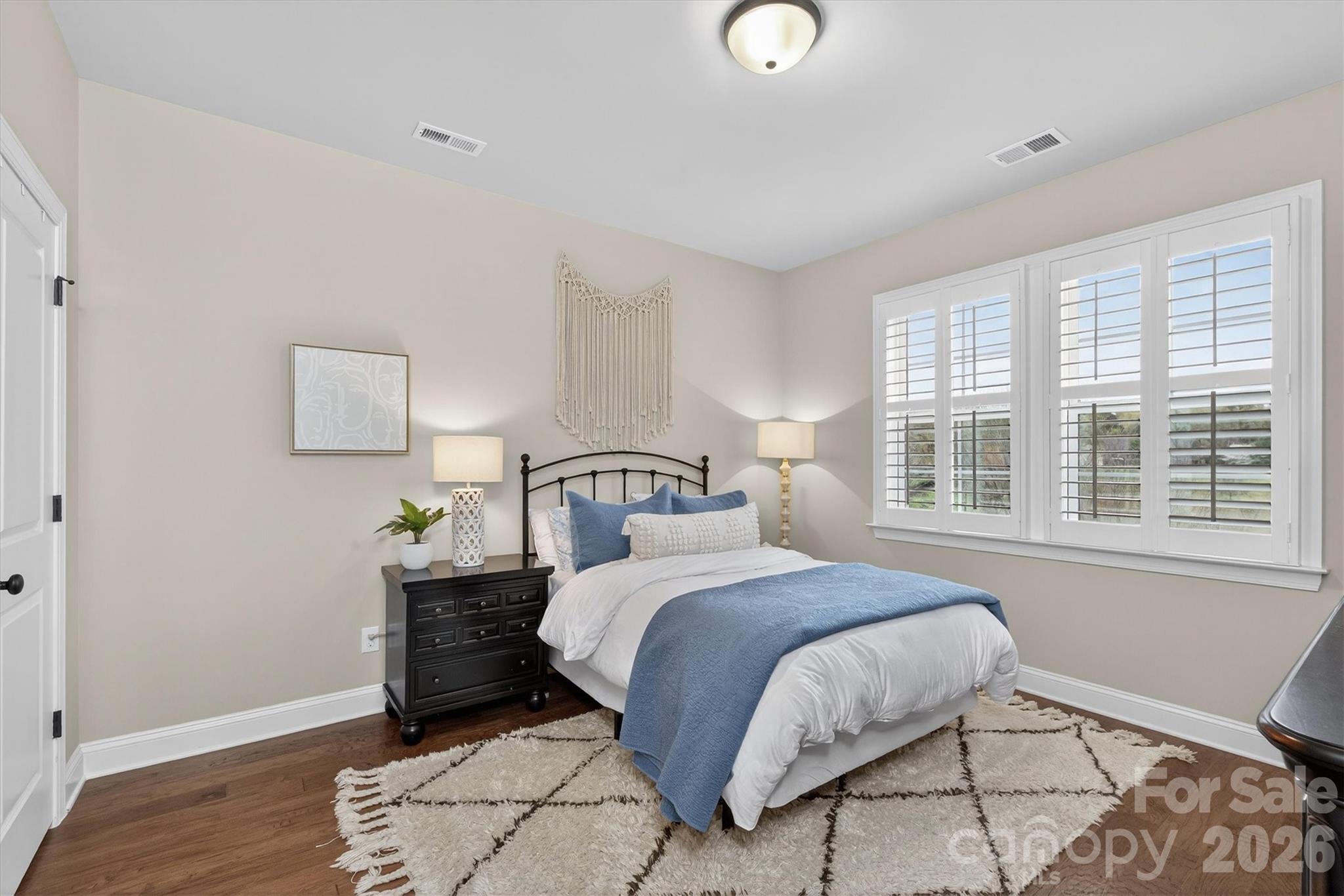 7712 Waverly Walk Avenue