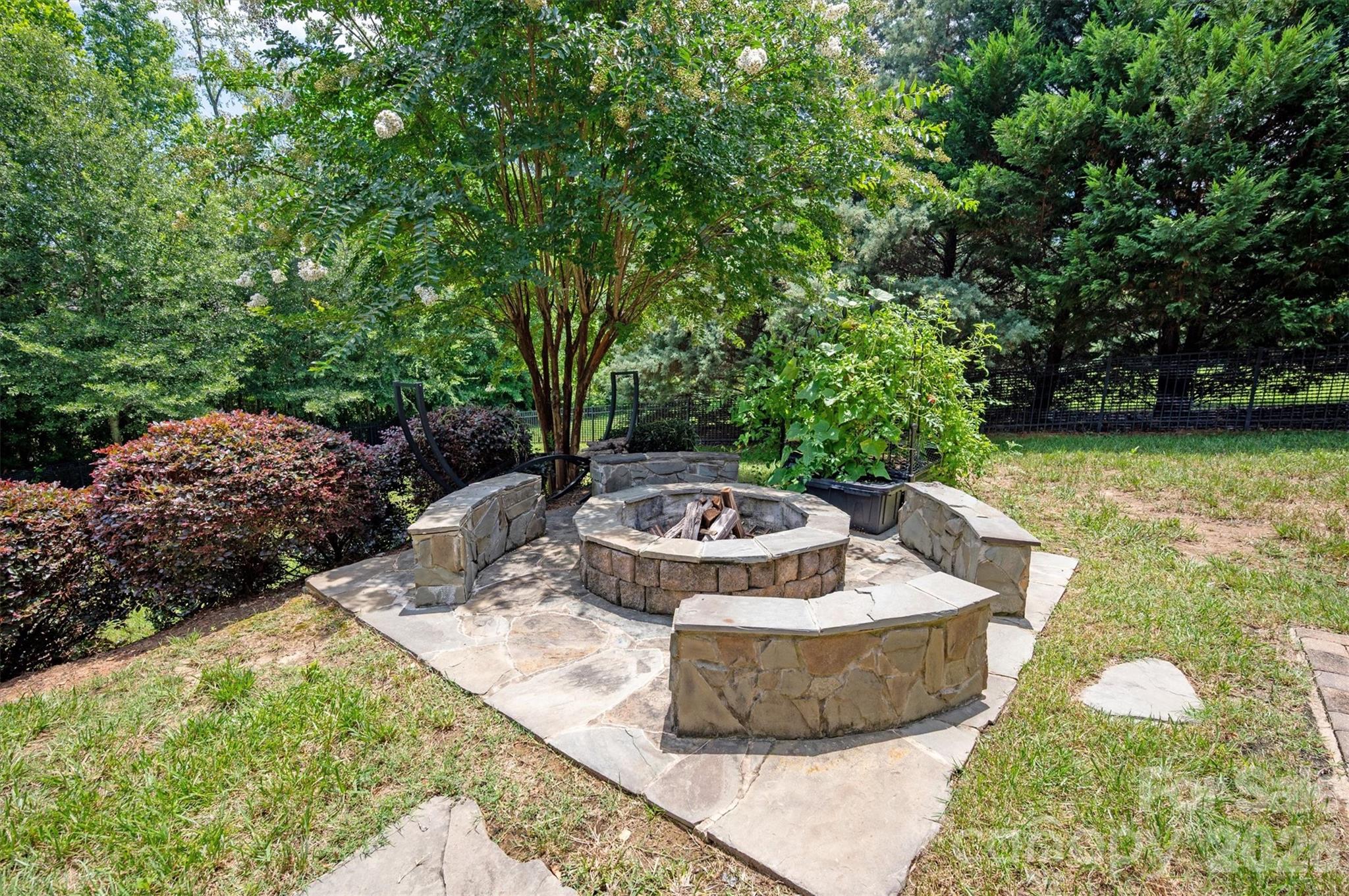 1401 Lookout Circle