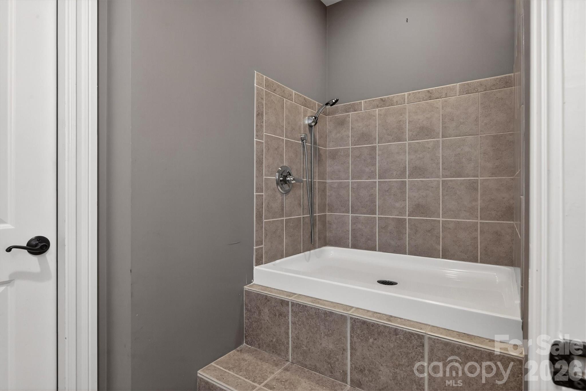 1401 Lookout Circle