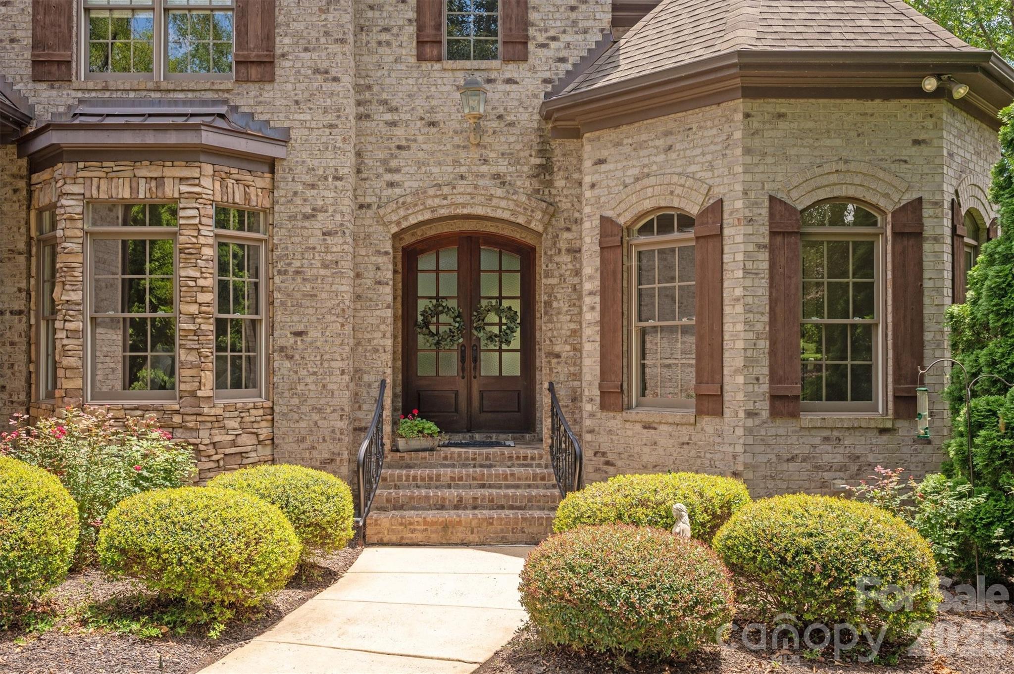 1401 Lookout Circle