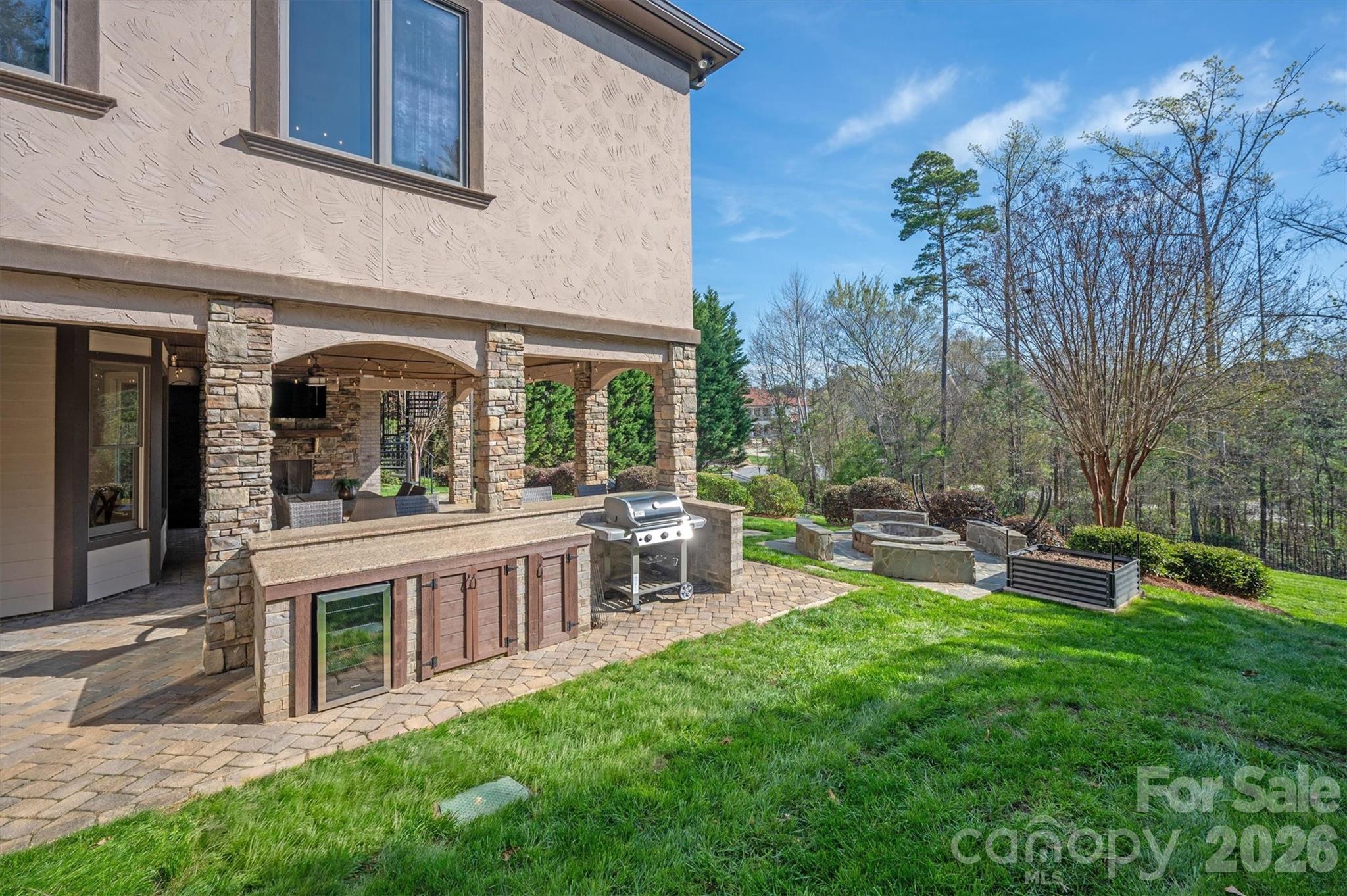 1401 Lookout Circle