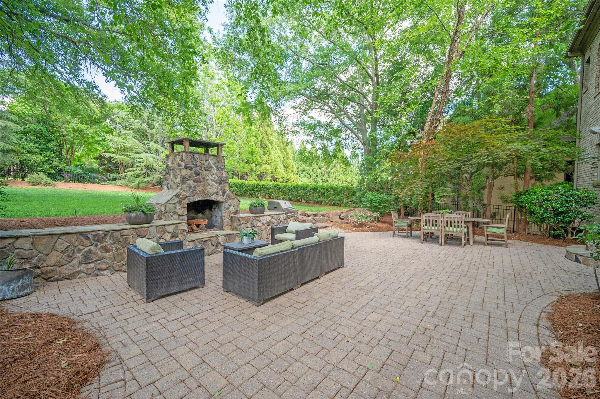 1629 Lookout Circle