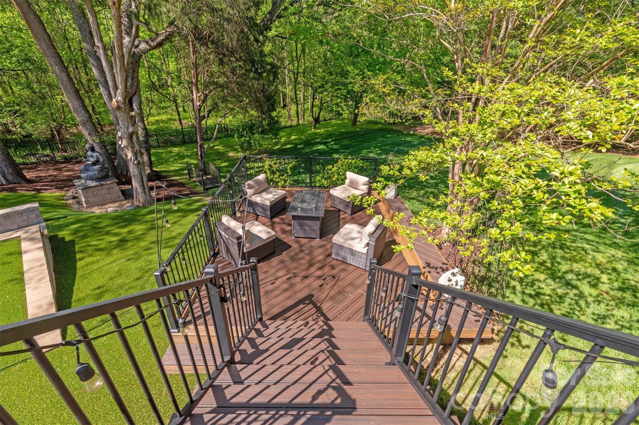 804 Wandering Way Drive