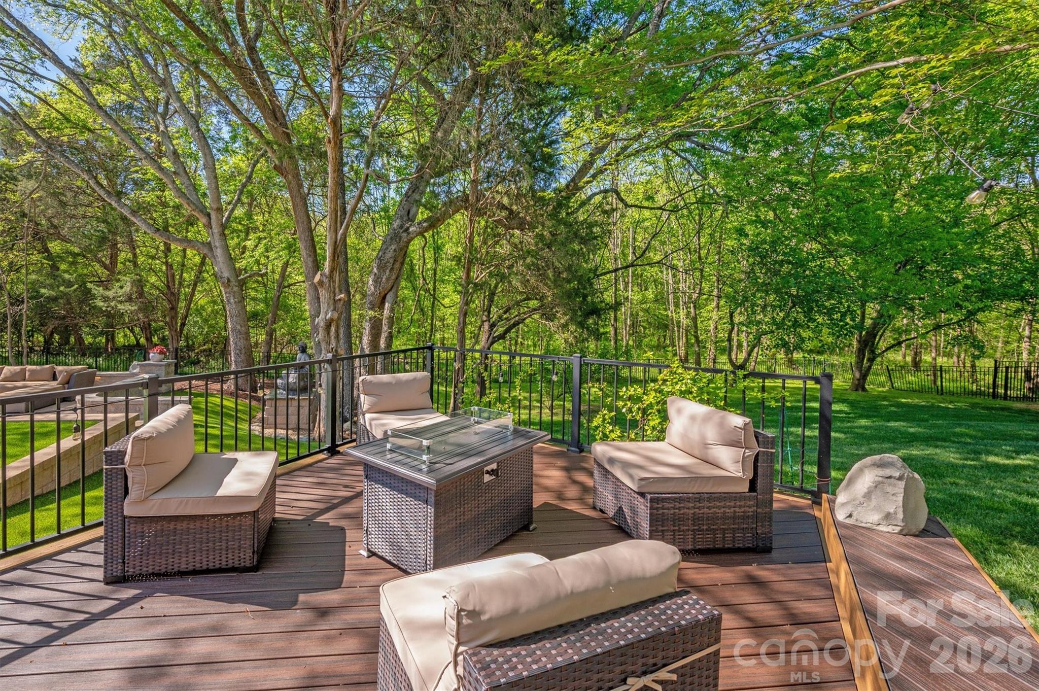 804 Wandering Way Drive