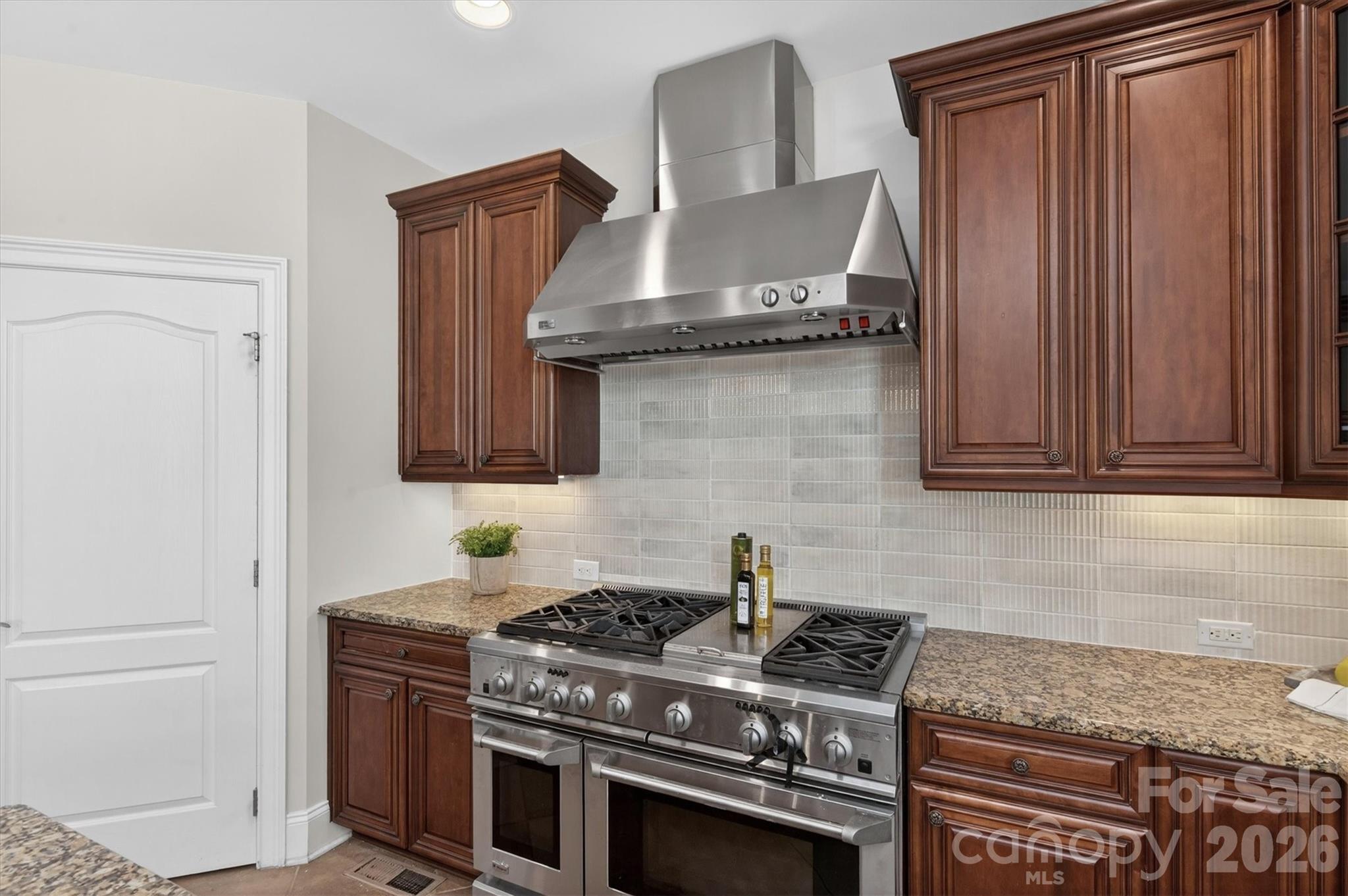 804 Wandering Way Drive