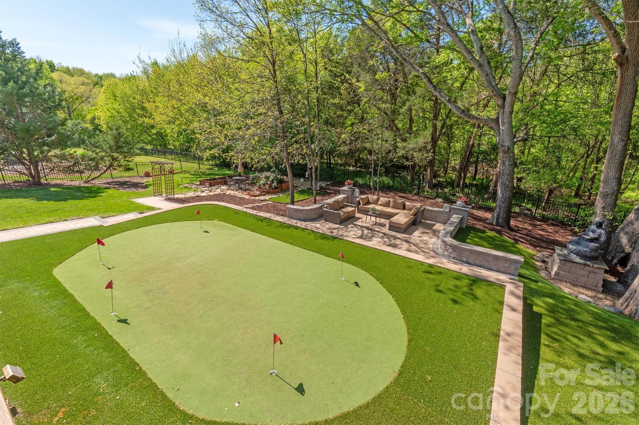 804 Wandering Way Drive