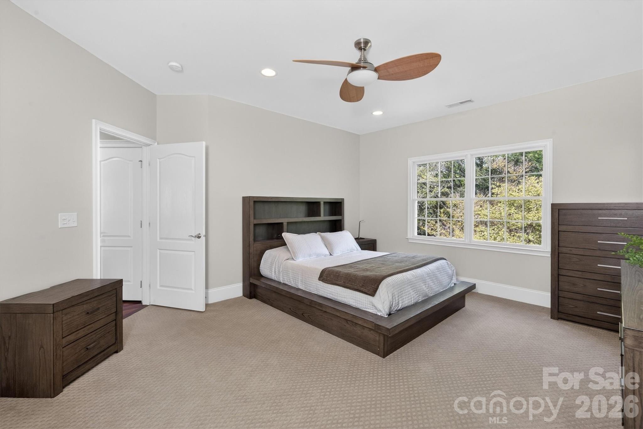 804 Wandering Way Drive