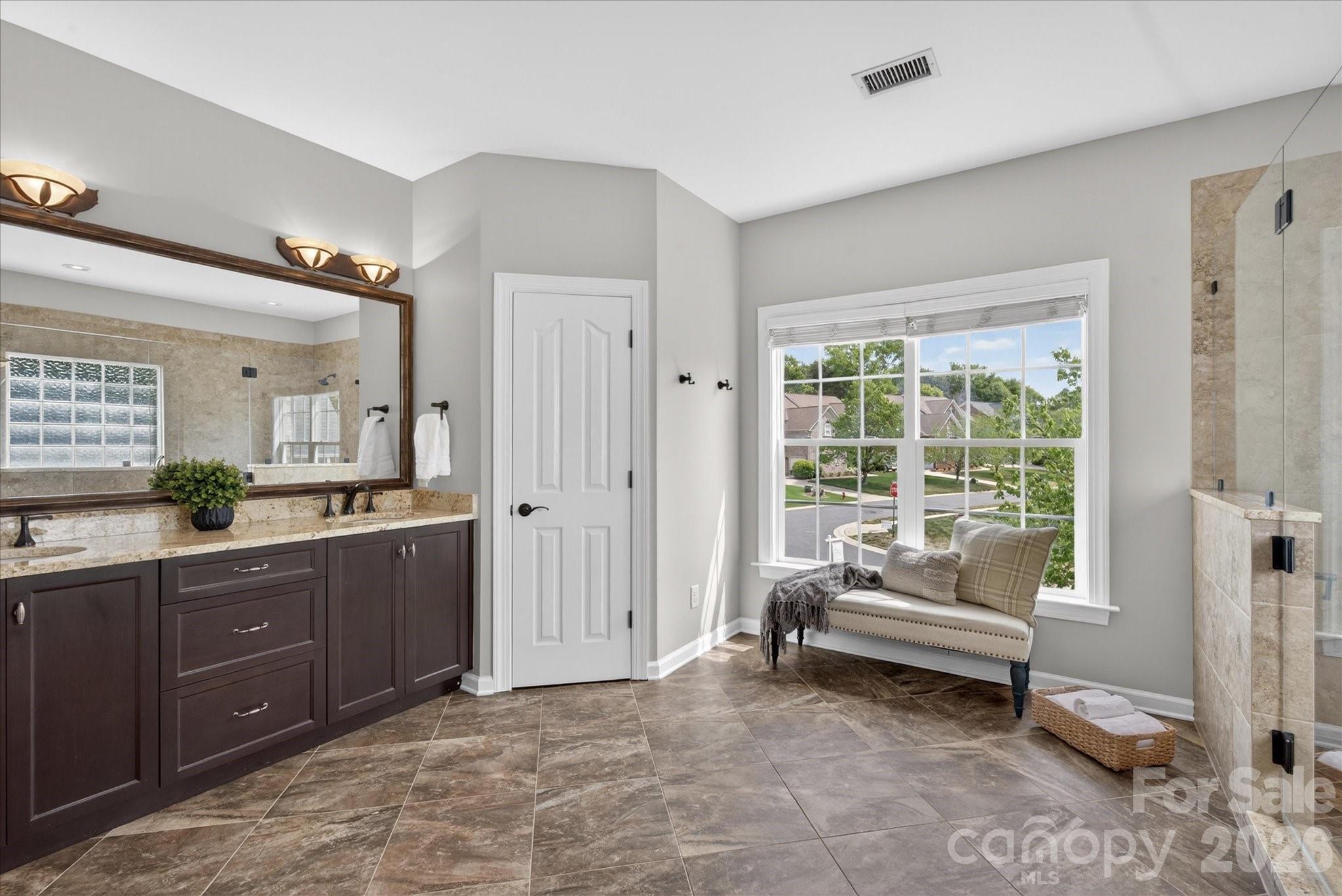 8700 Edgewater Court