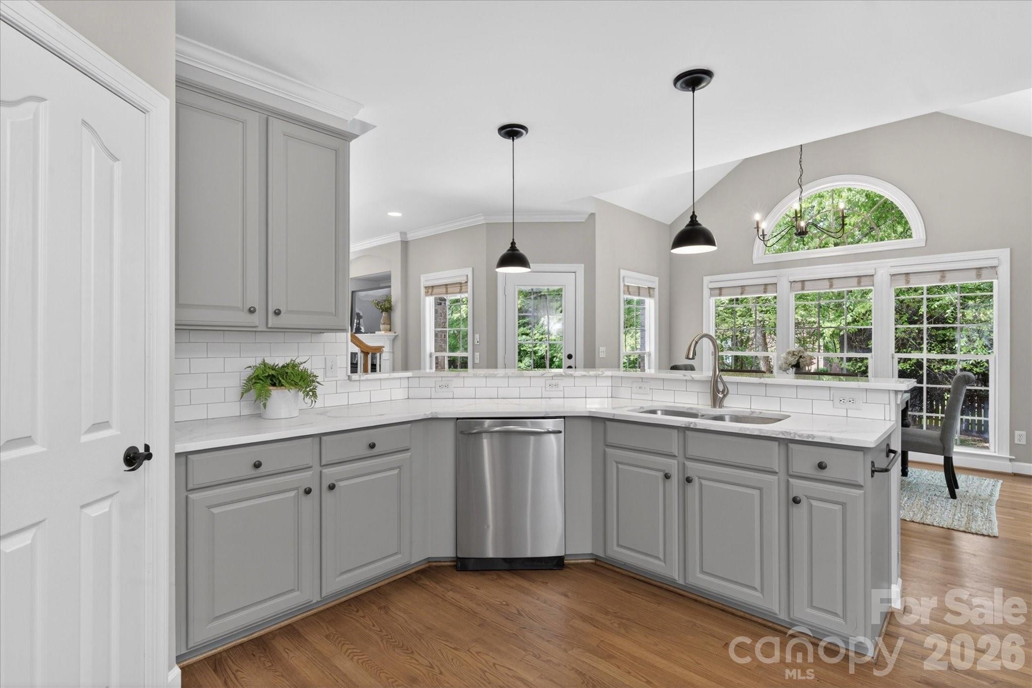 8700 Edgewater Court