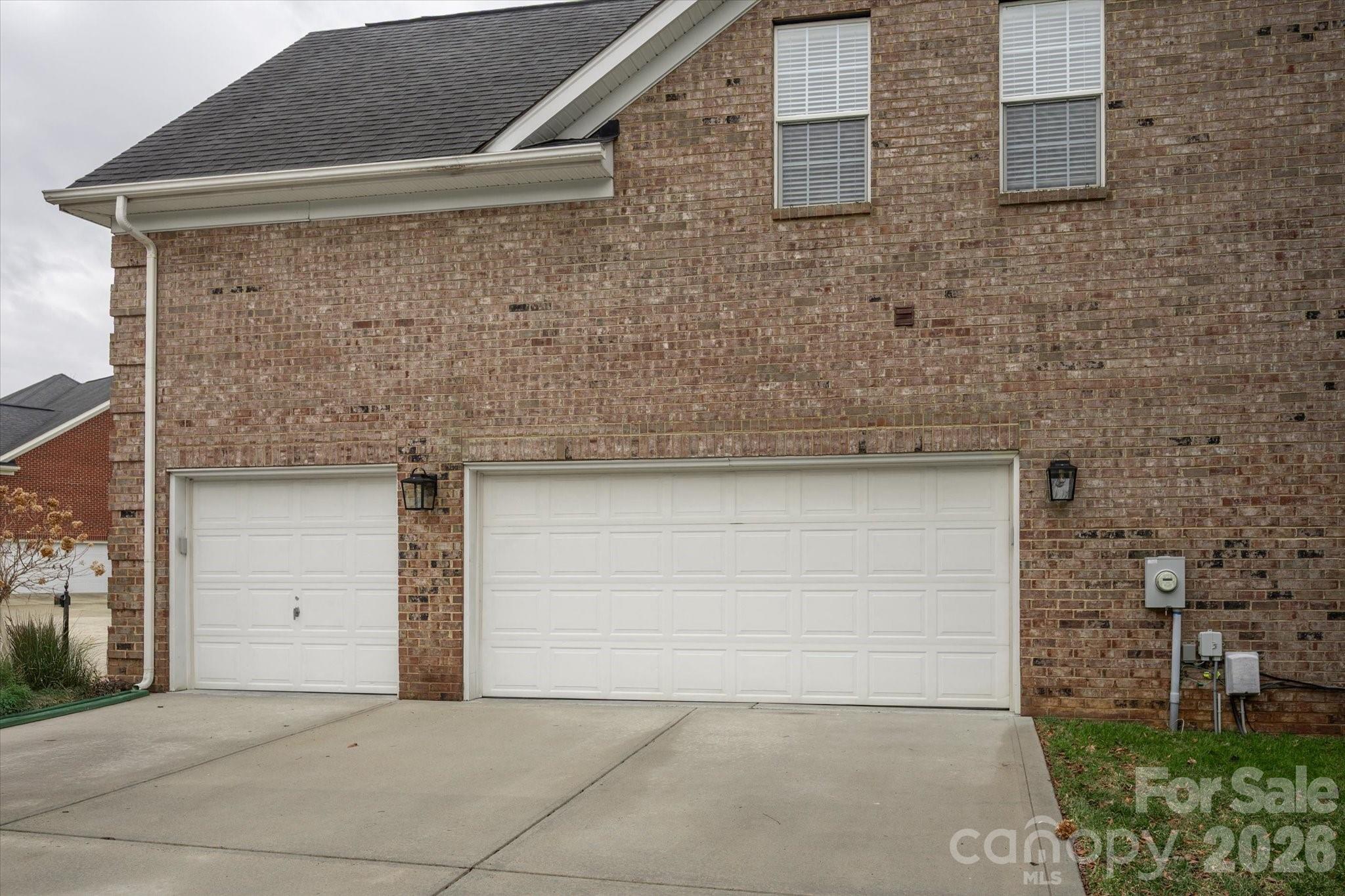 8700 Edgewater Court