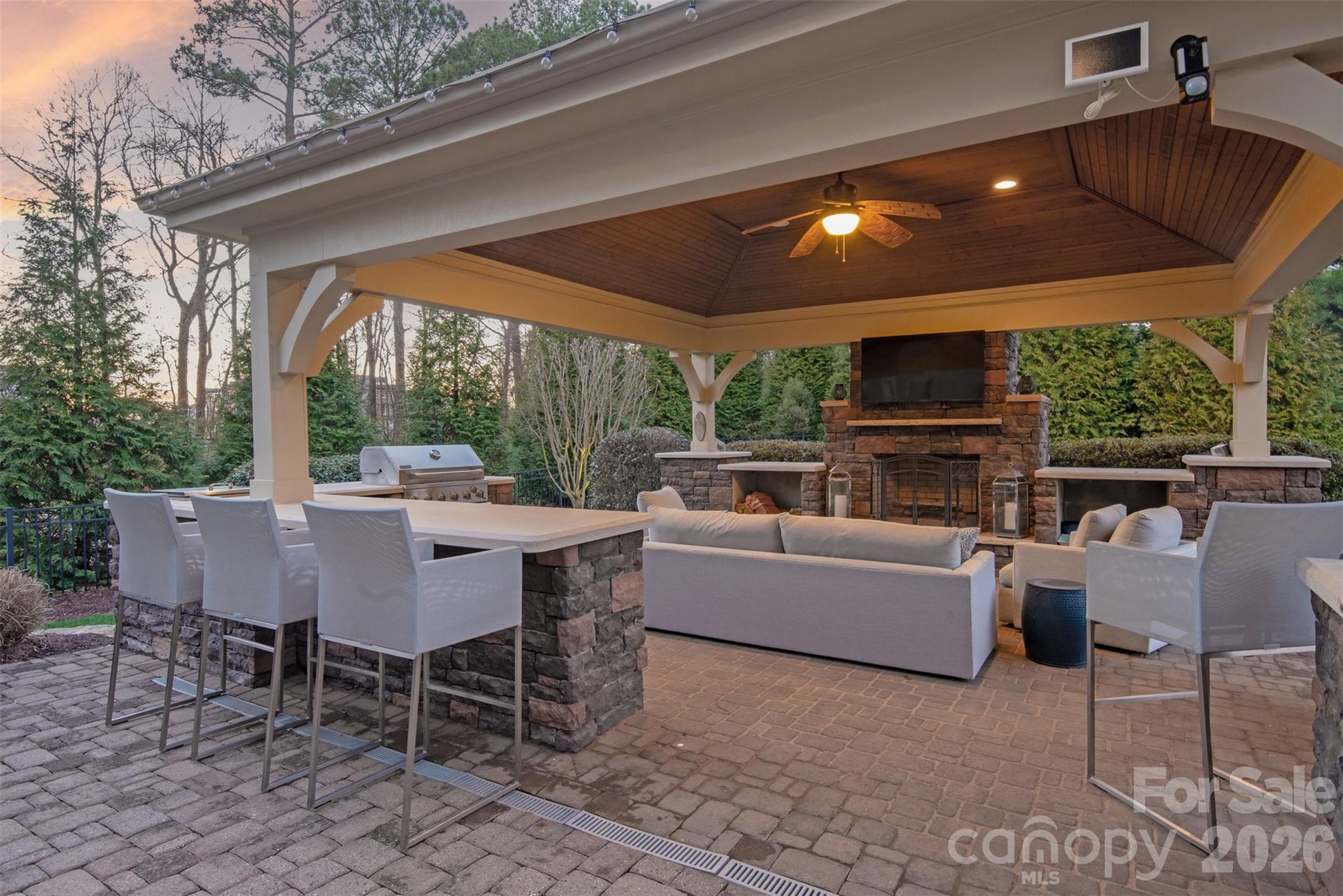 18502 Clavemorr Castle Court