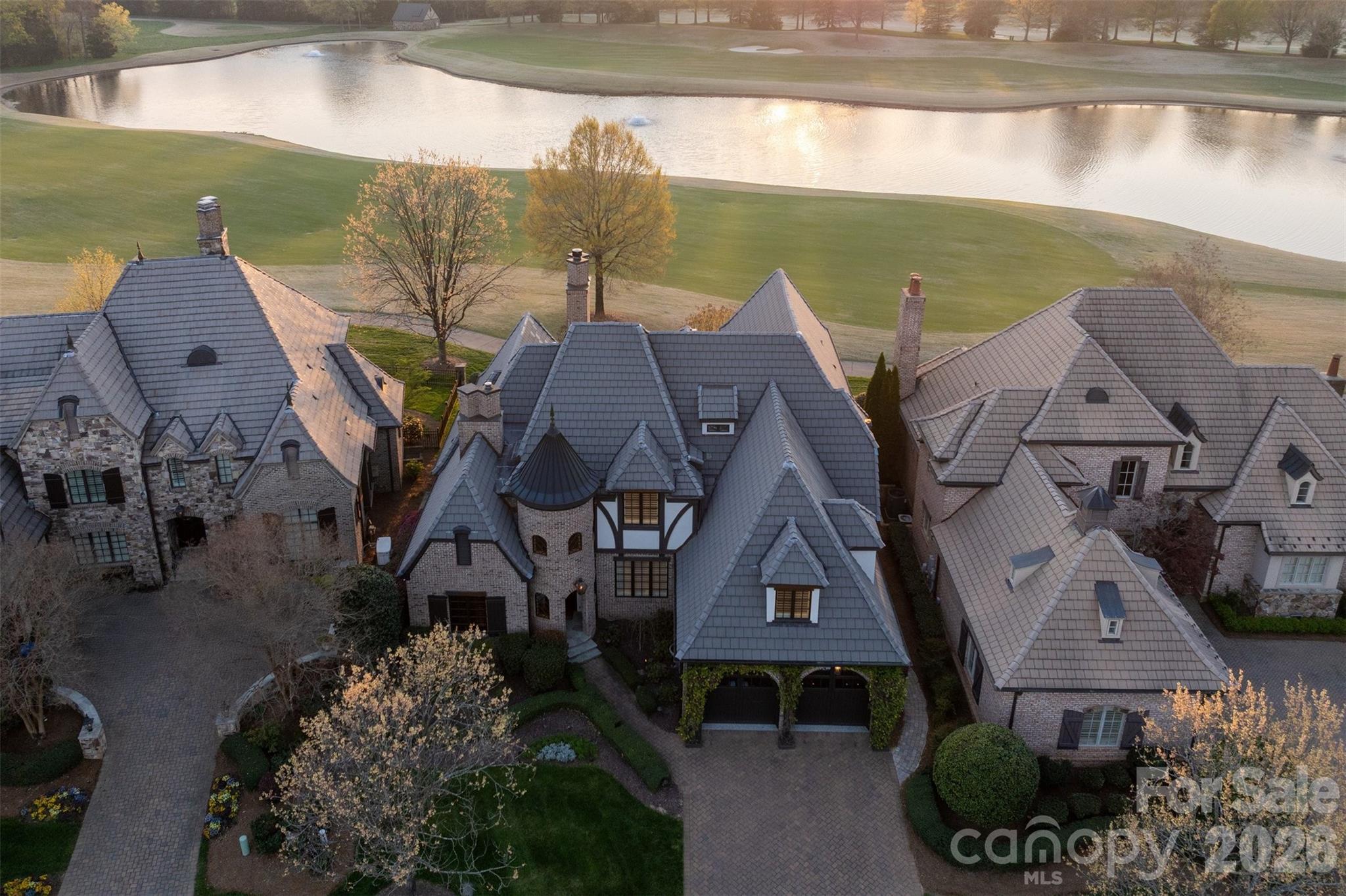 306 Royal Crescent Lane