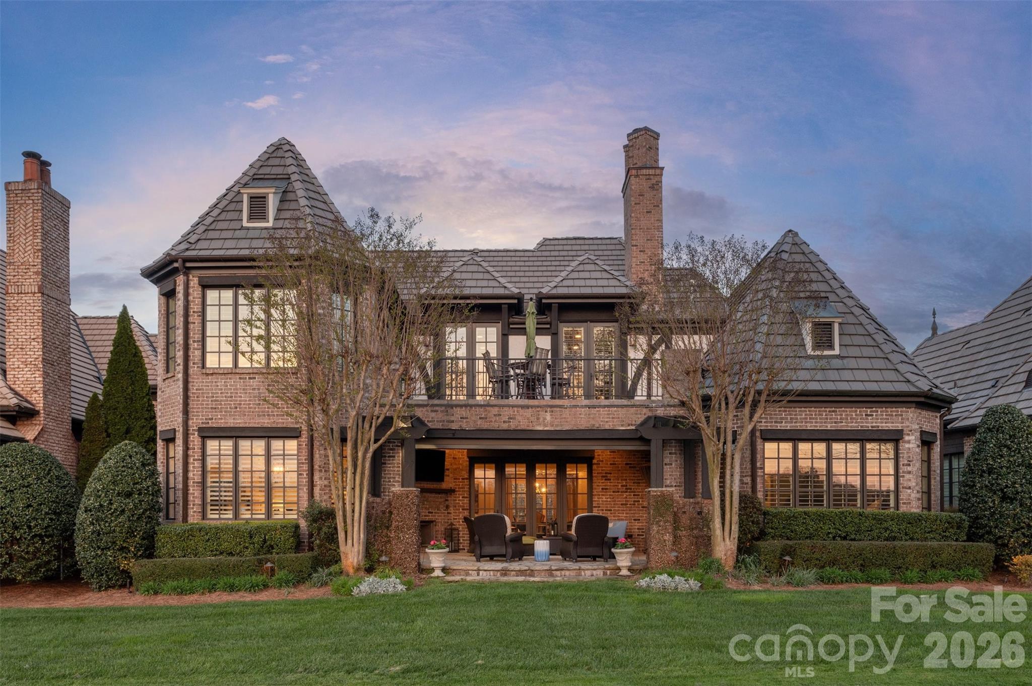 306 Royal Crescent Lane