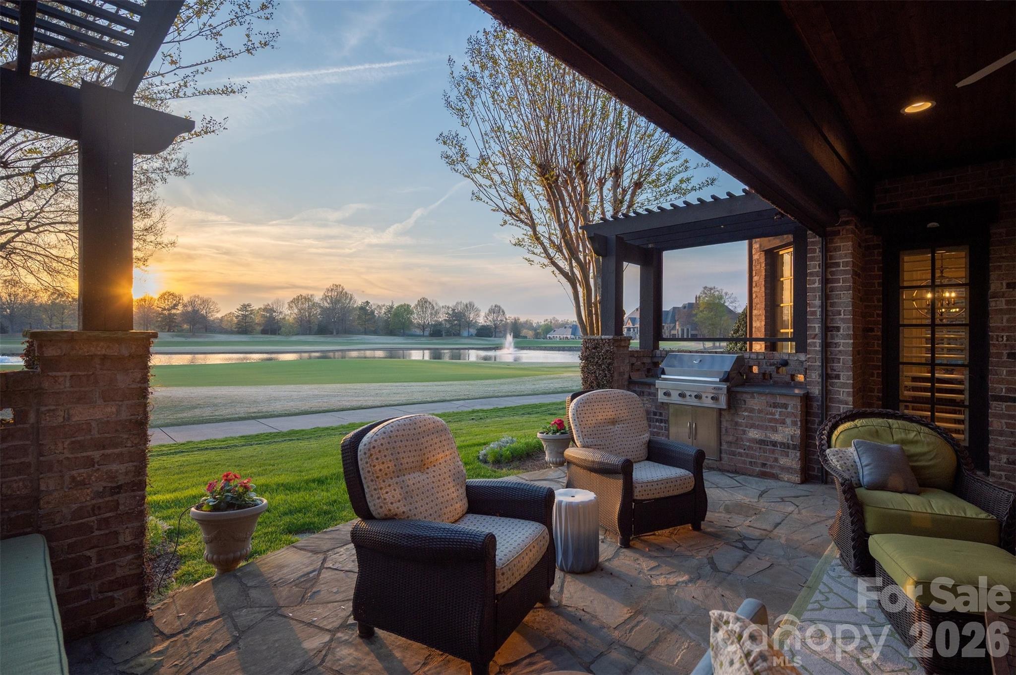 306 Royal Crescent Lane