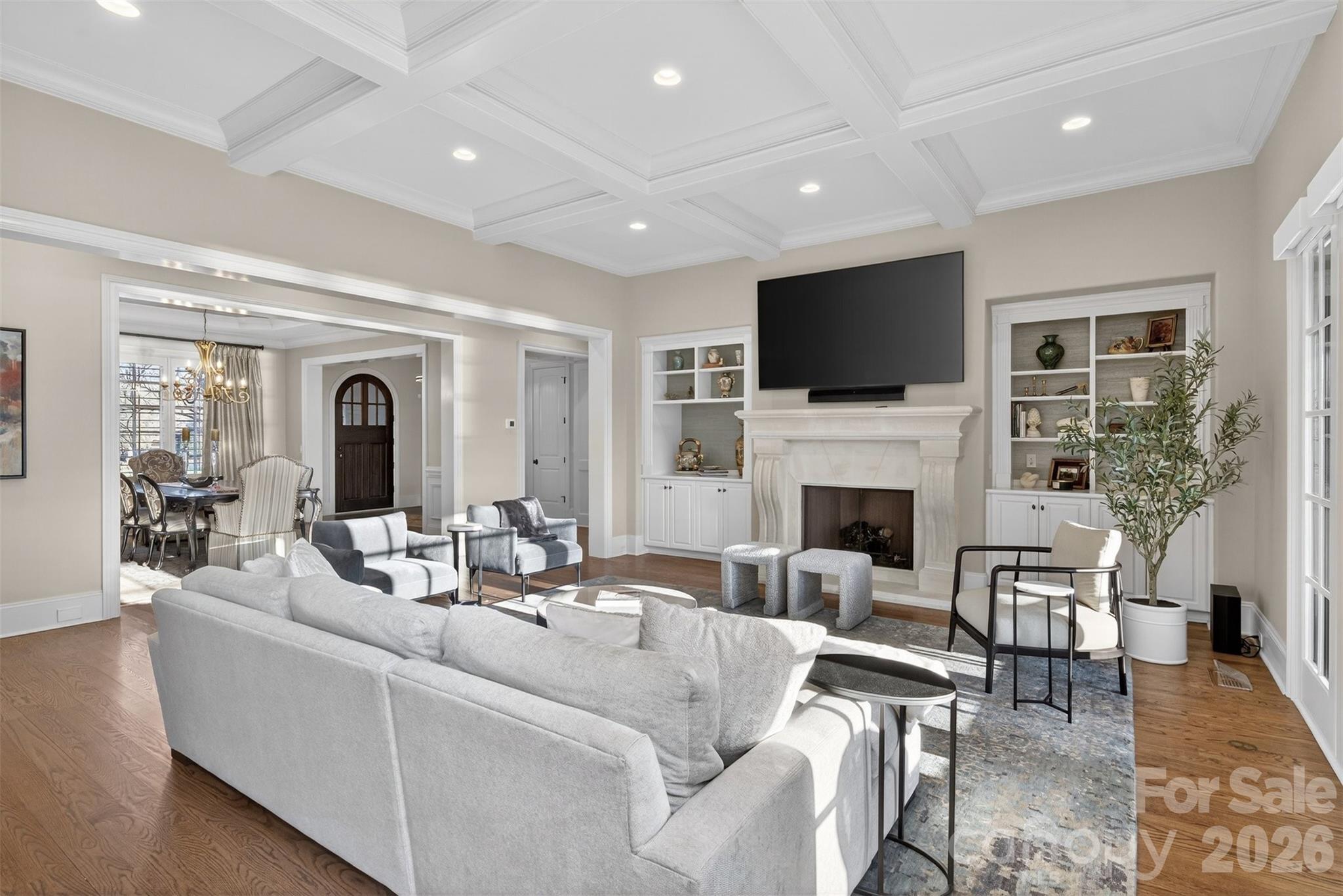 306 Royal Crescent Lane