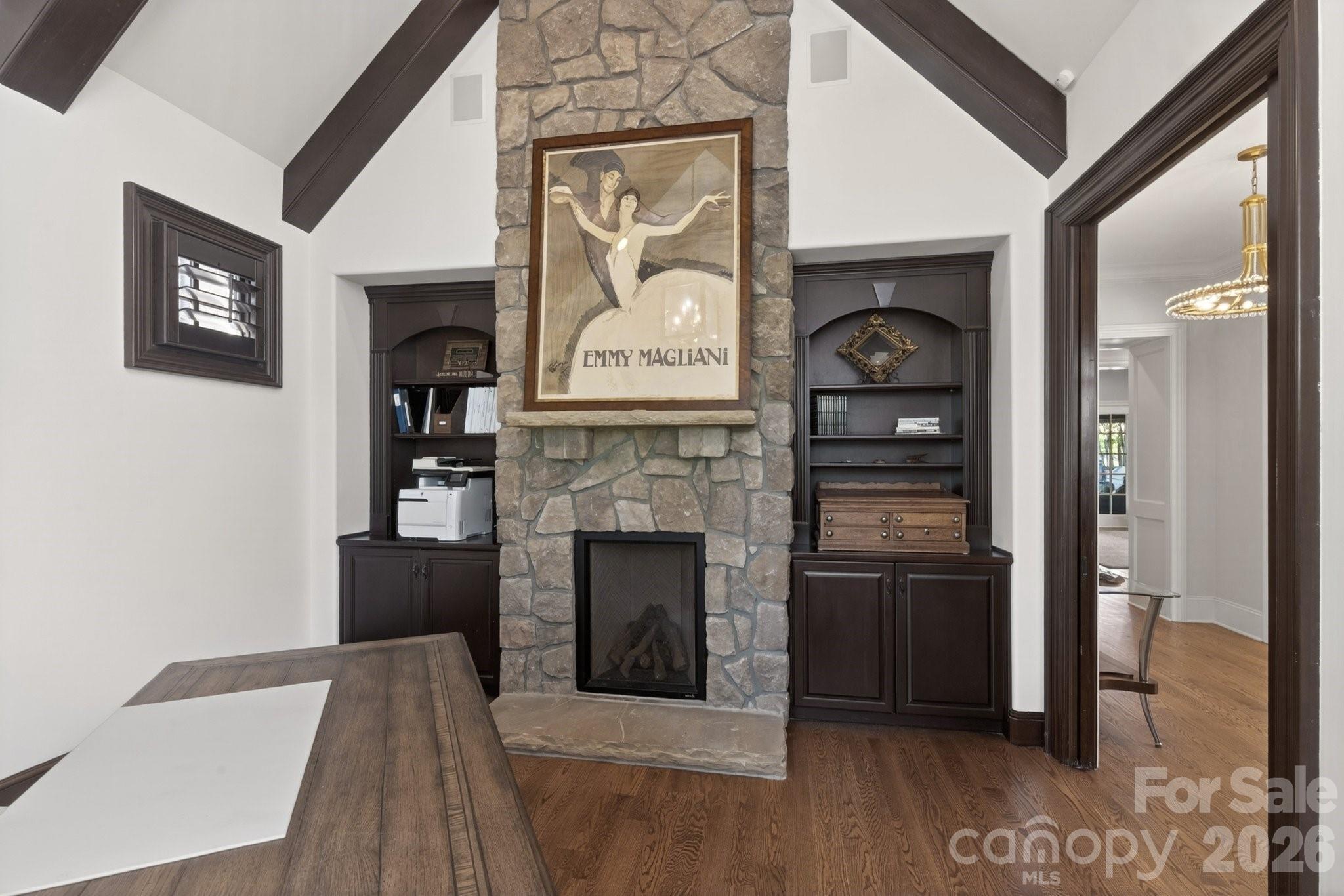 306 Royal Crescent Lane