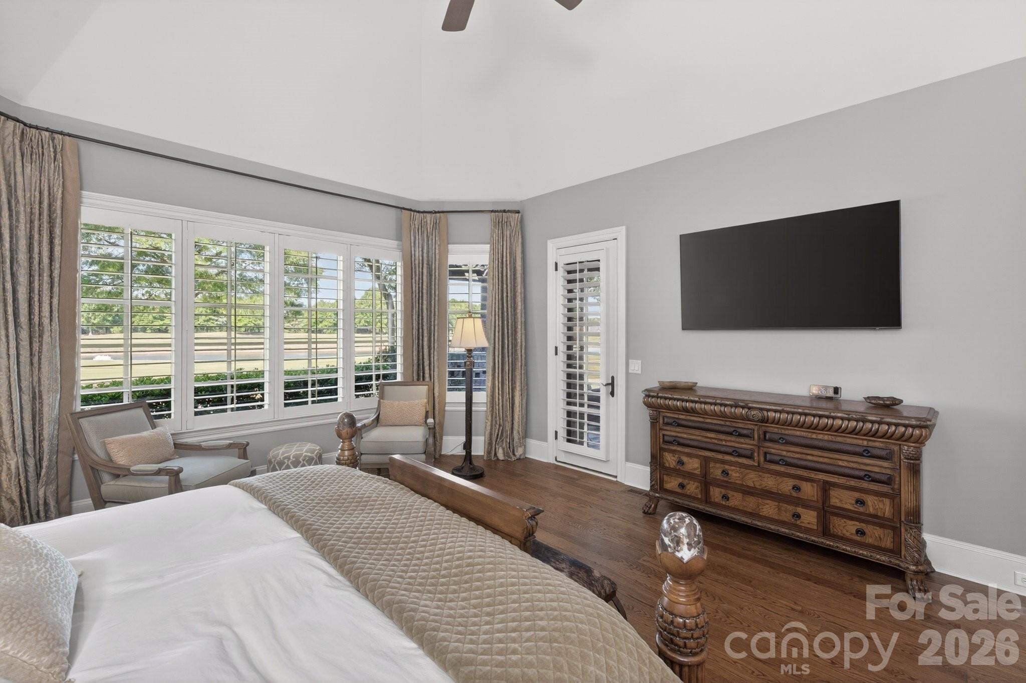 306 Royal Crescent Lane