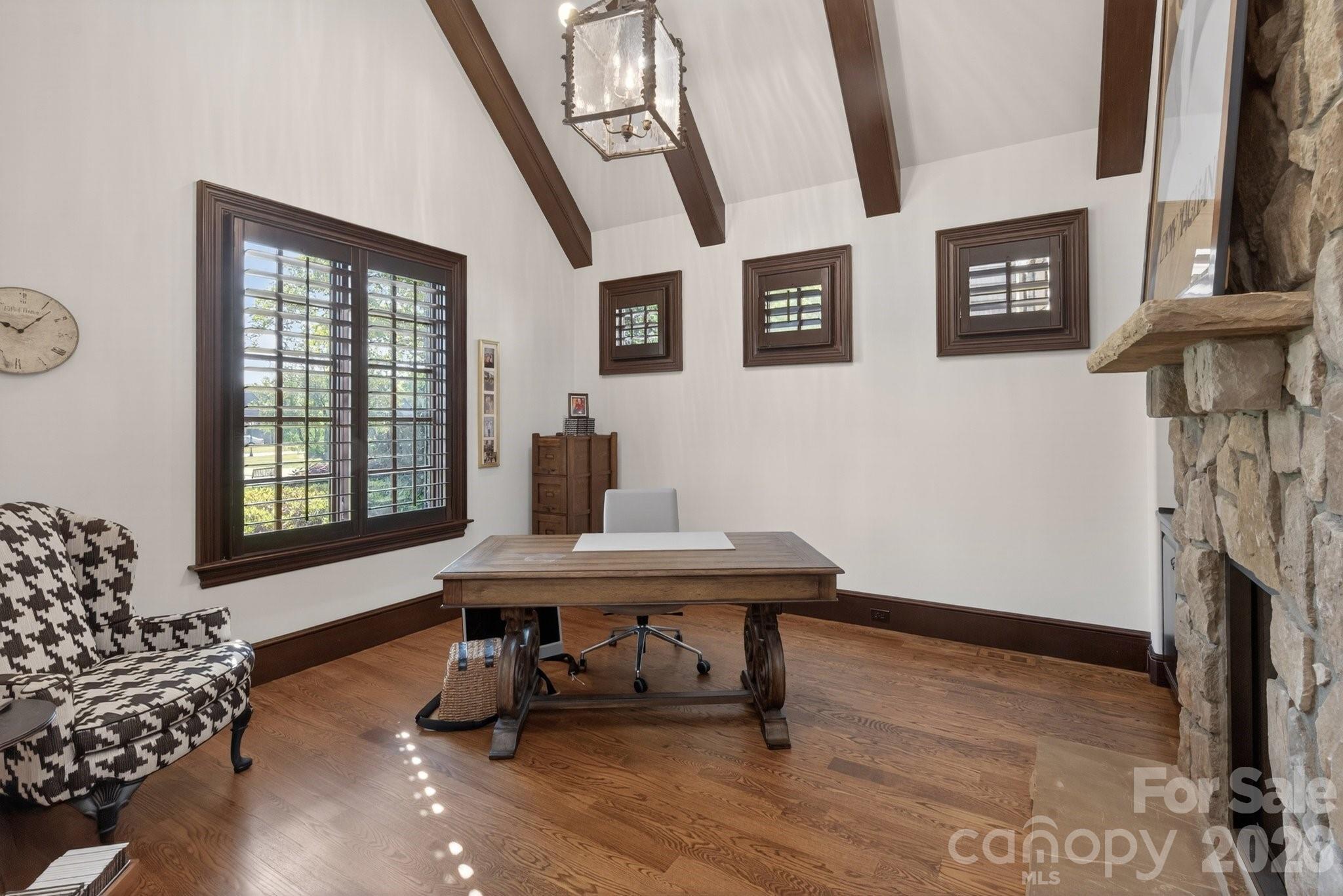 306 Royal Crescent Lane