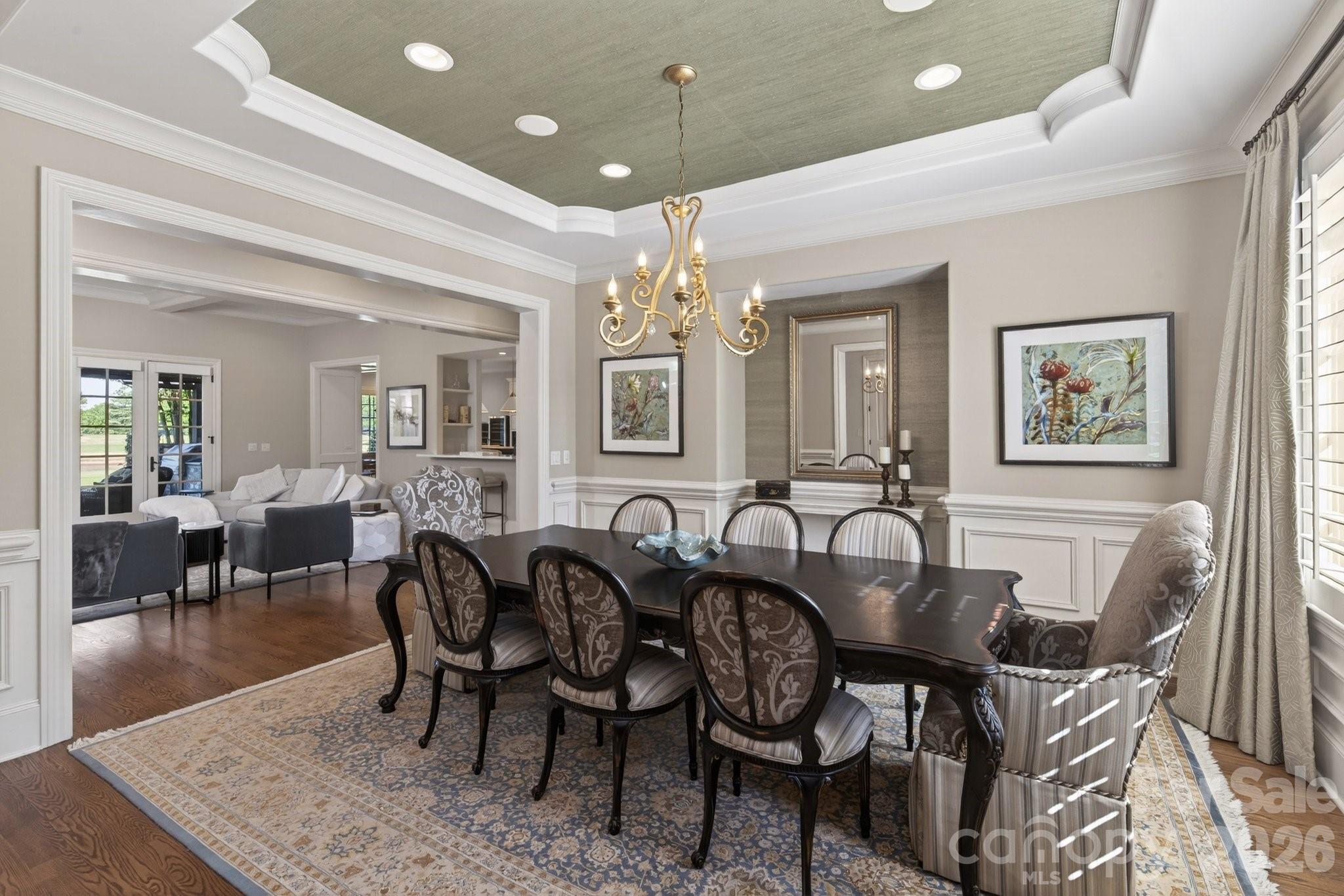 306 Royal Crescent Lane