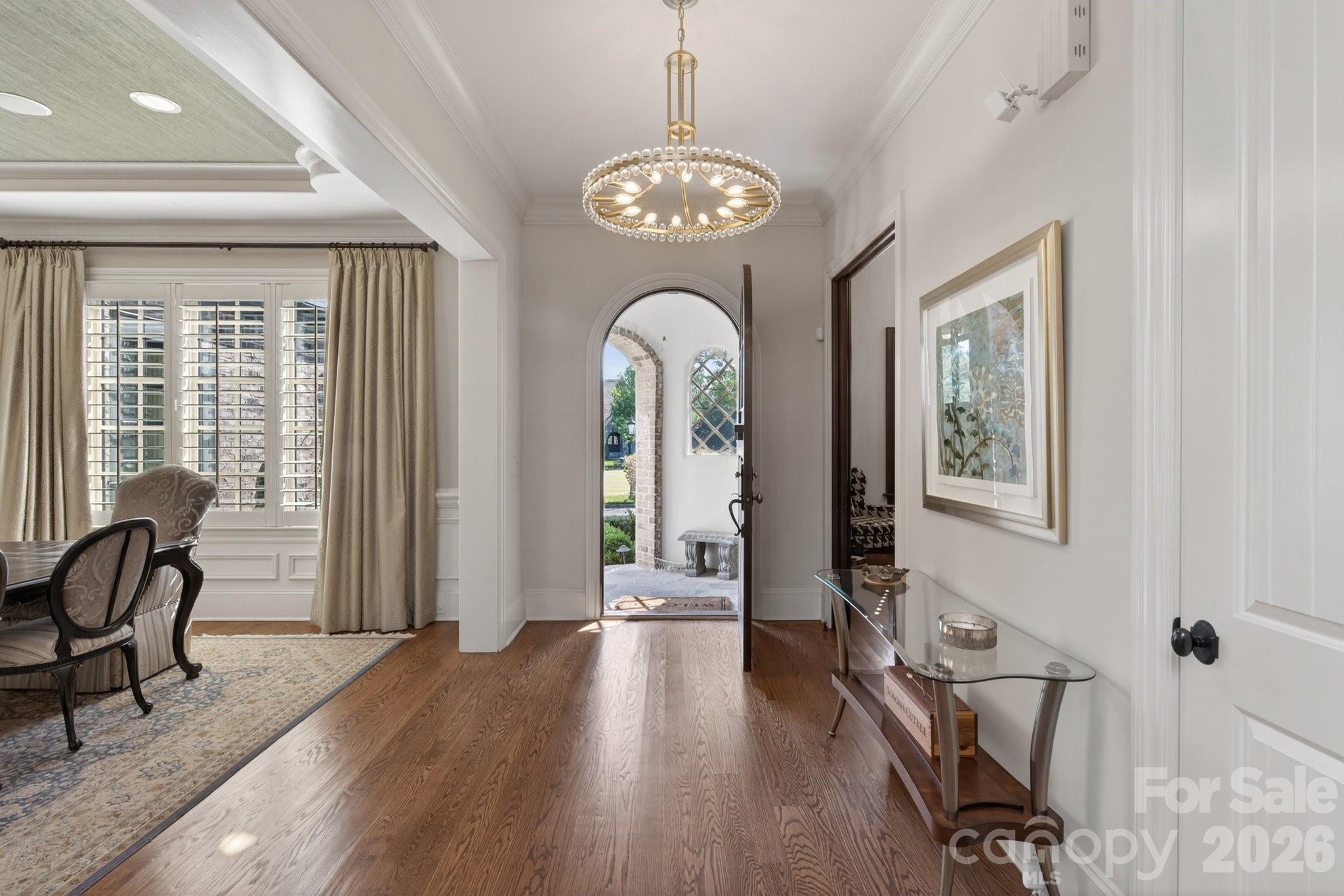 306 Royal Crescent Lane