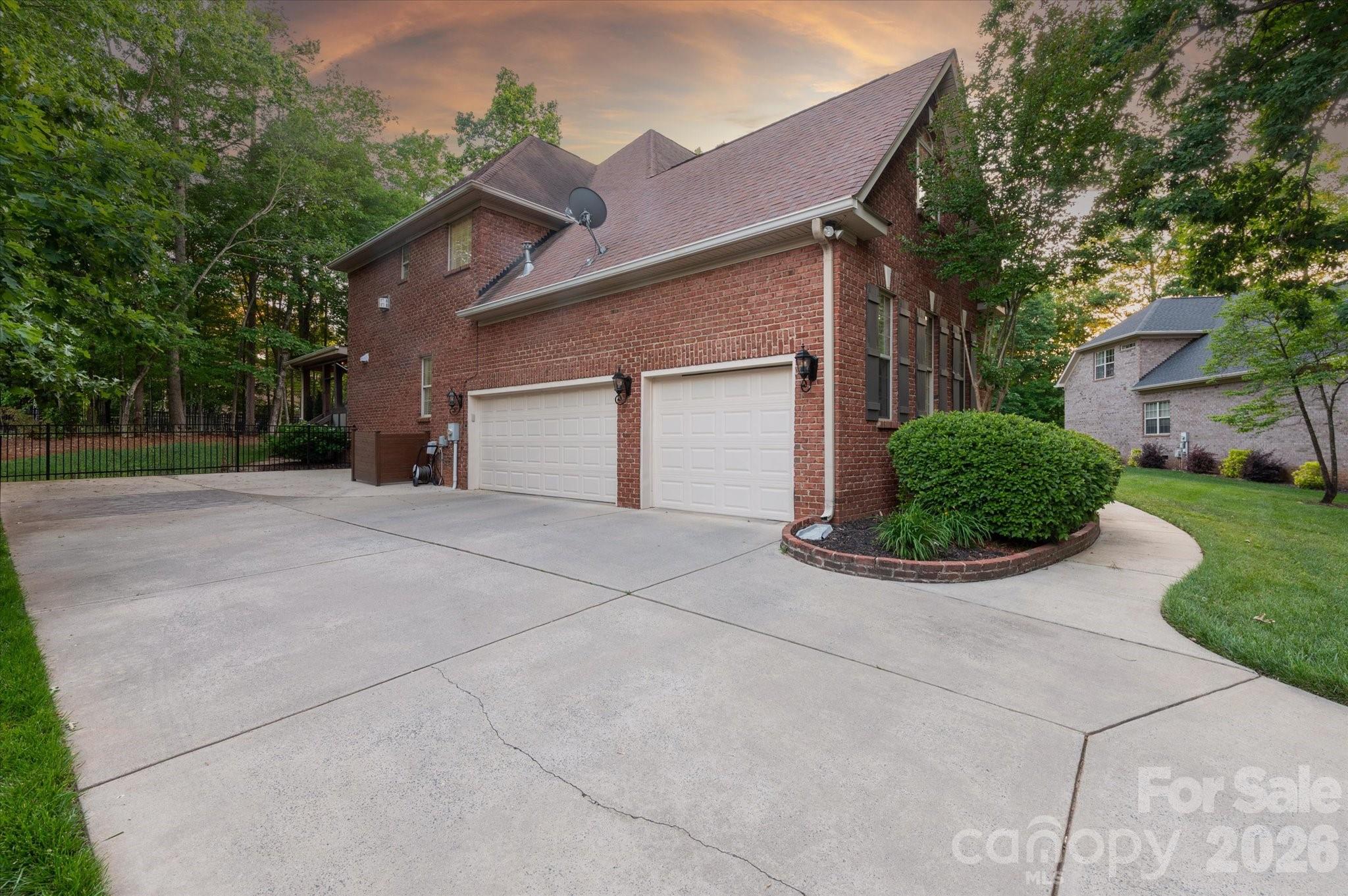 8905 Herbert Lane