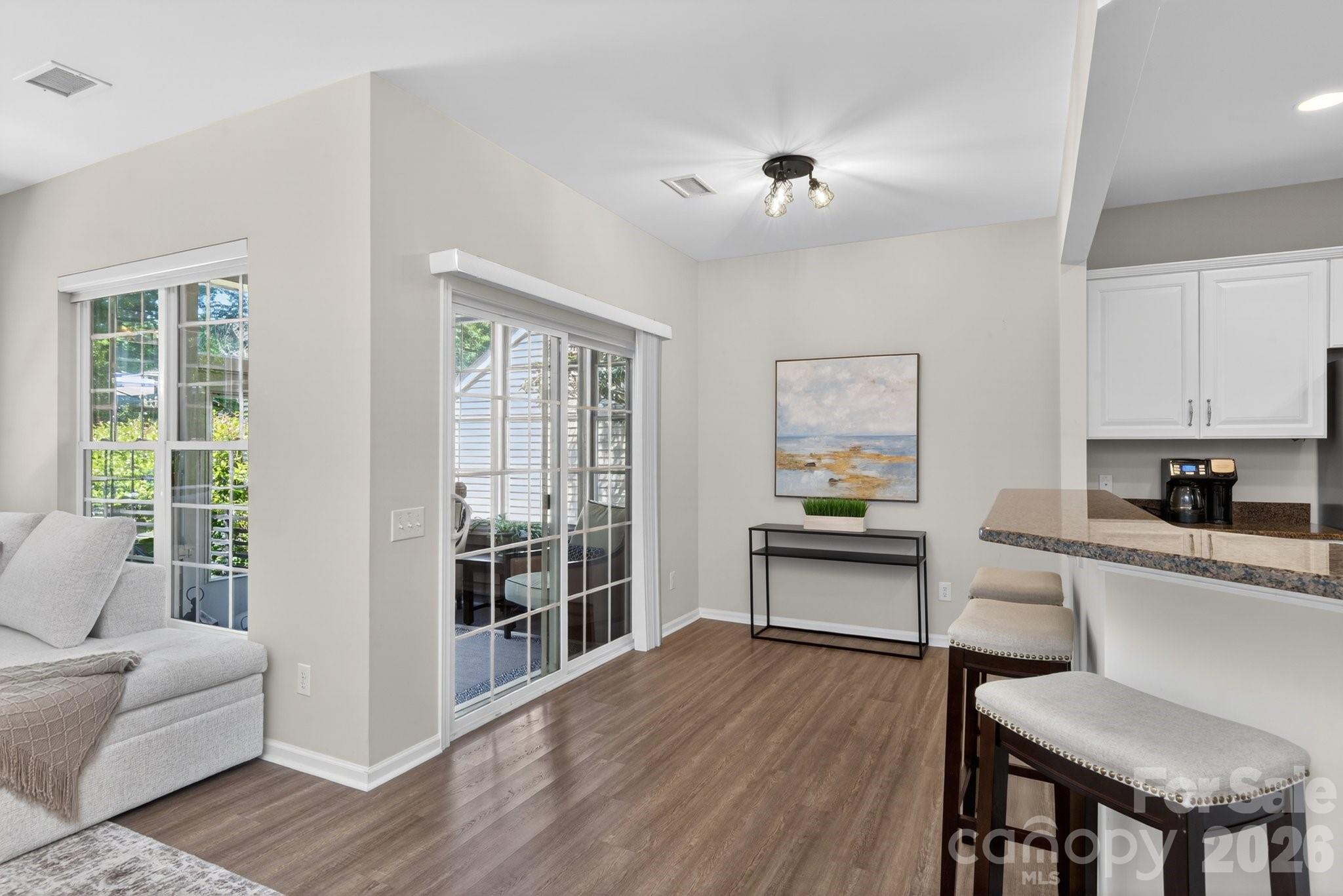 1265 Hamburg Court
