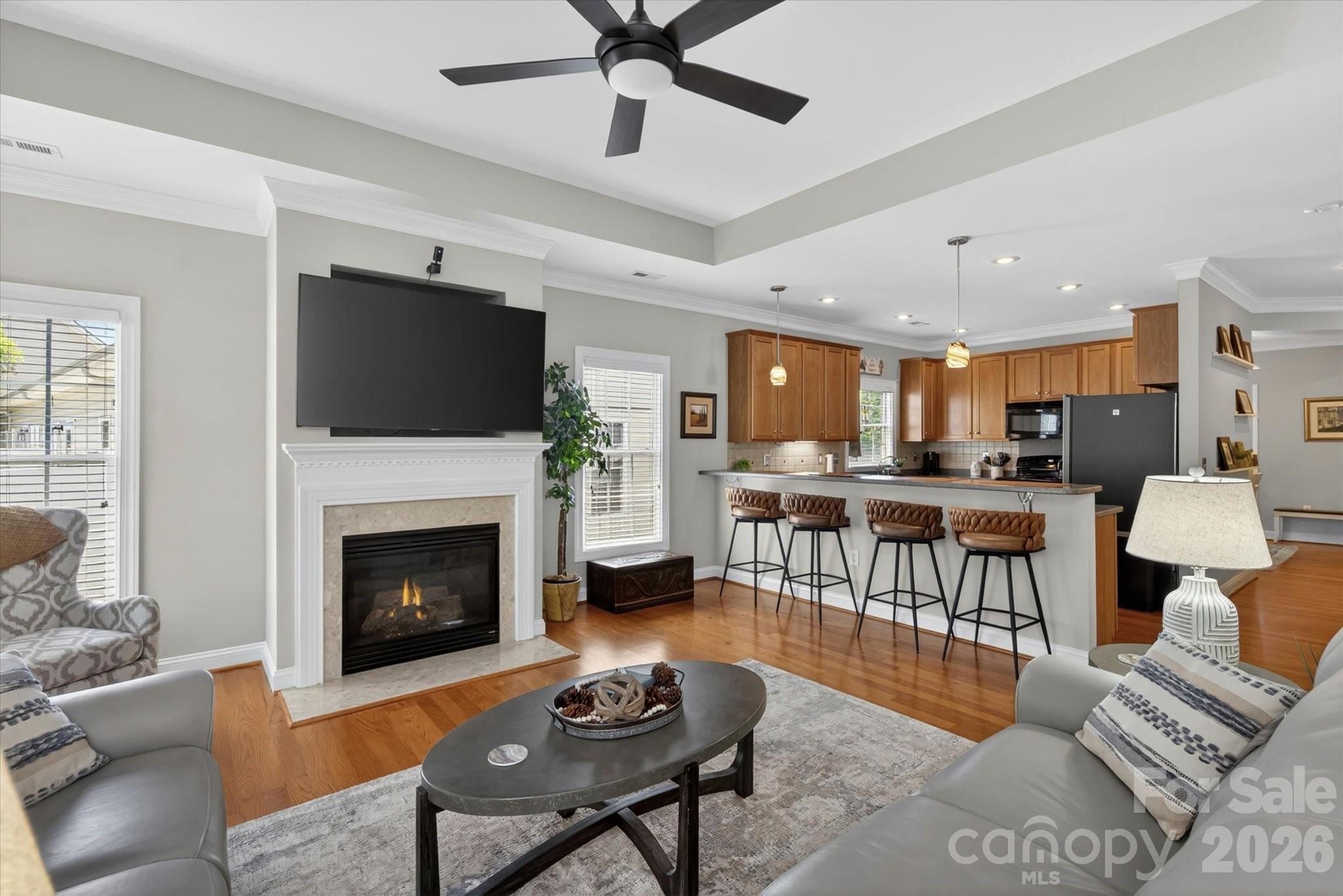 1047 Curry Way
