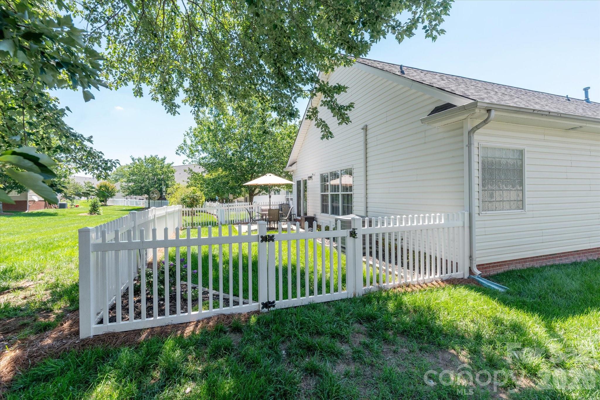 1047 Curry Way