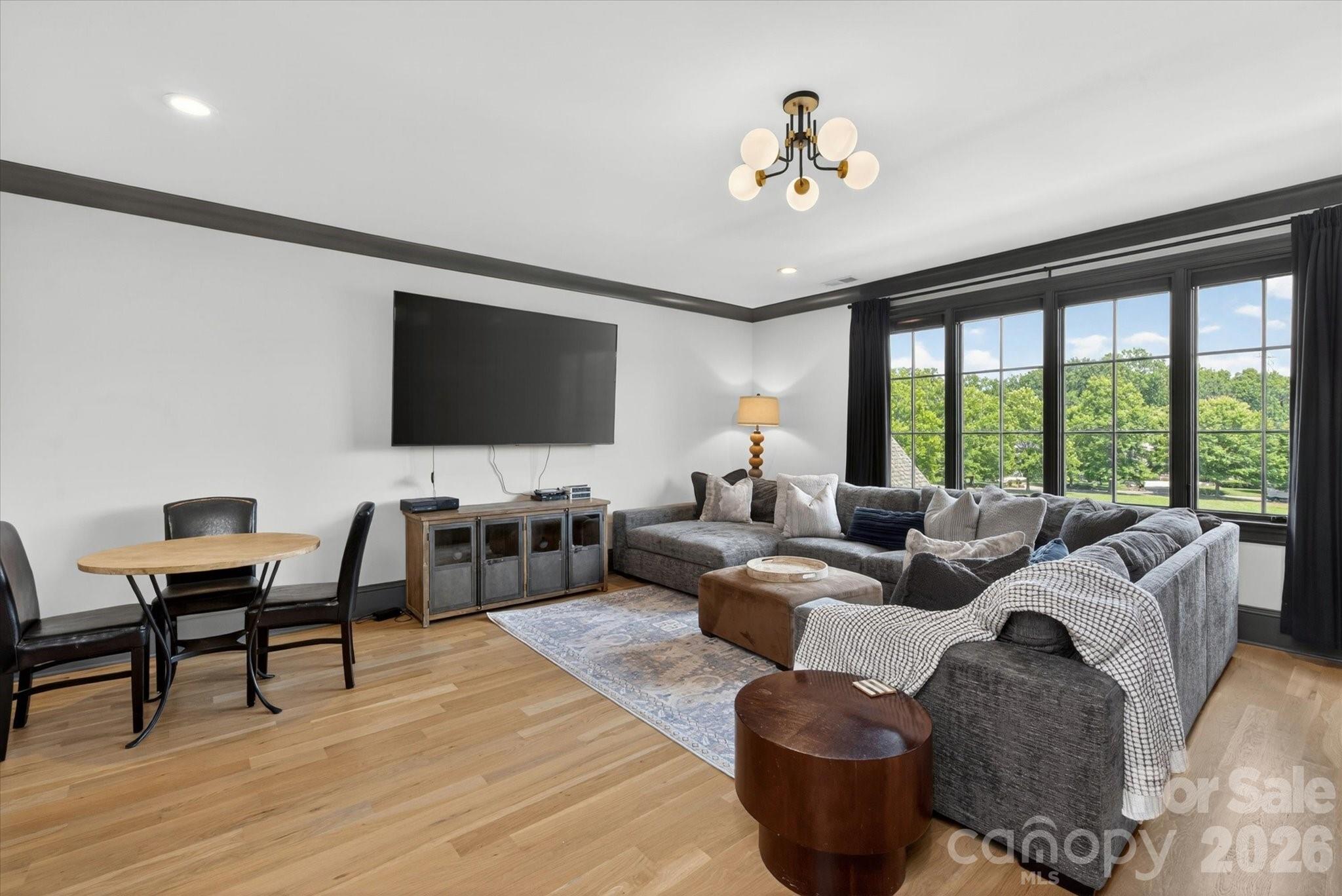 301 Skyecroft Way