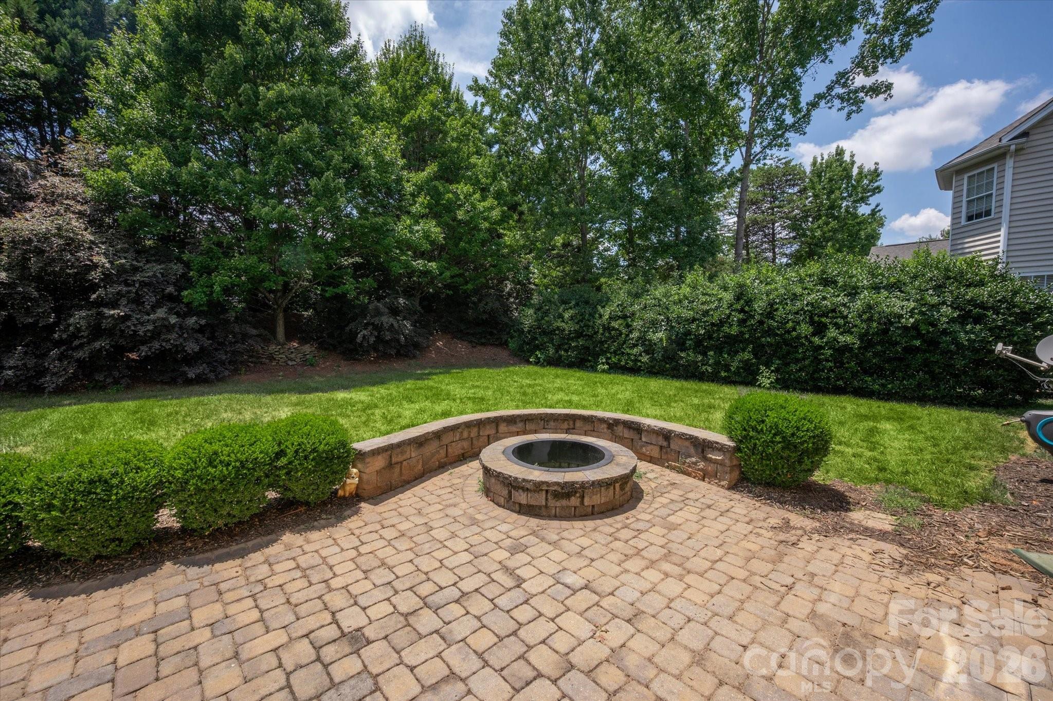 902 Lillieshall Road