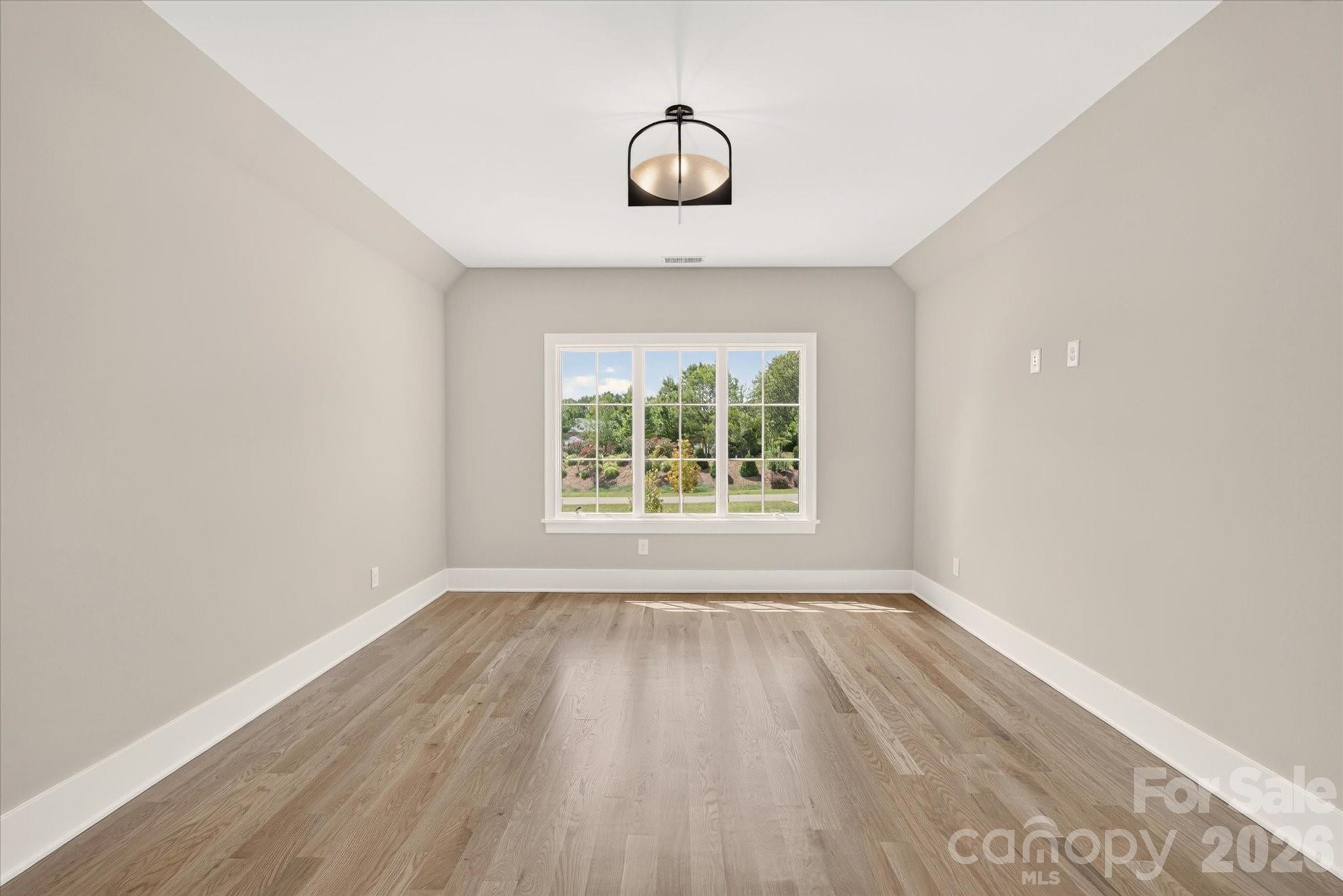 213 Crest Court